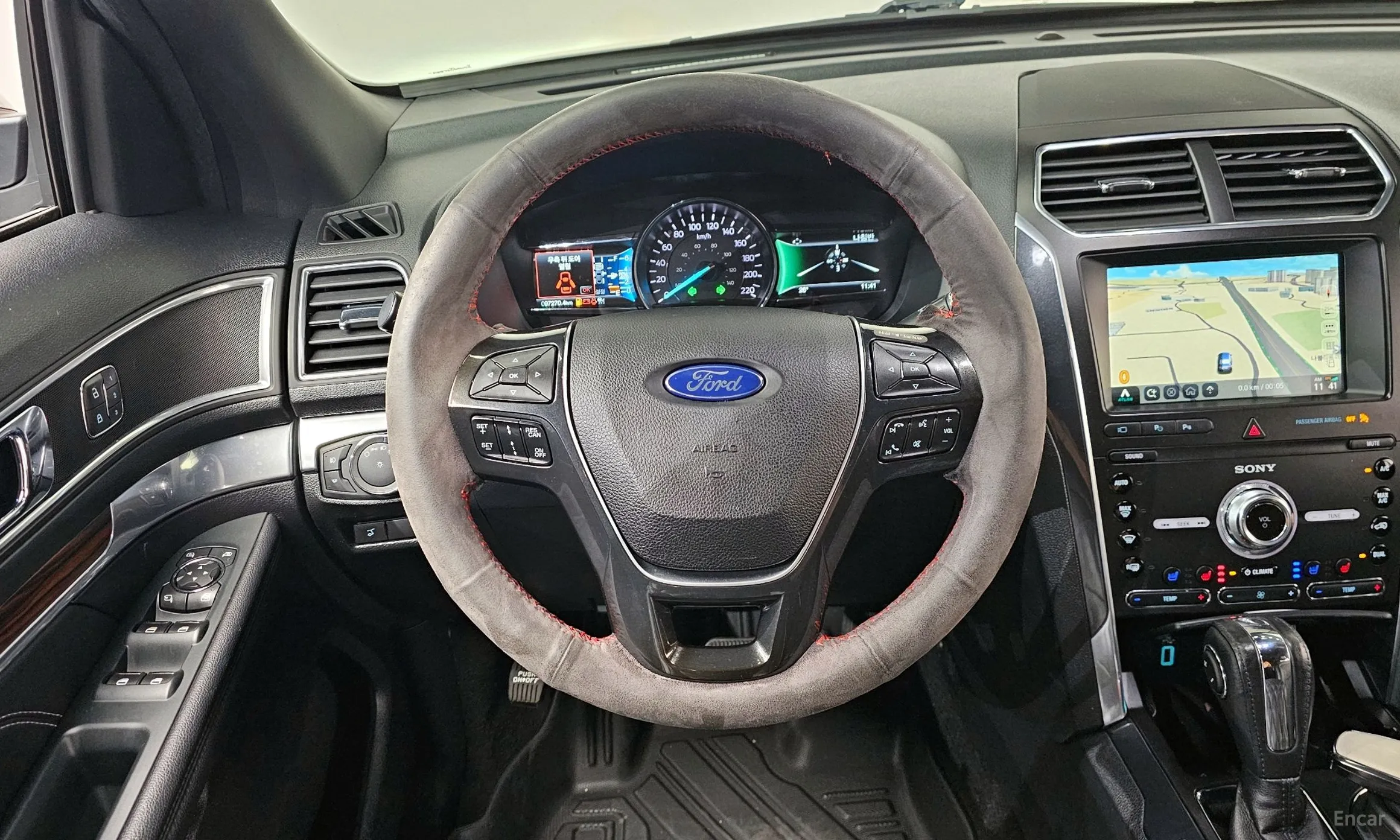 Ford Explorer превью 12