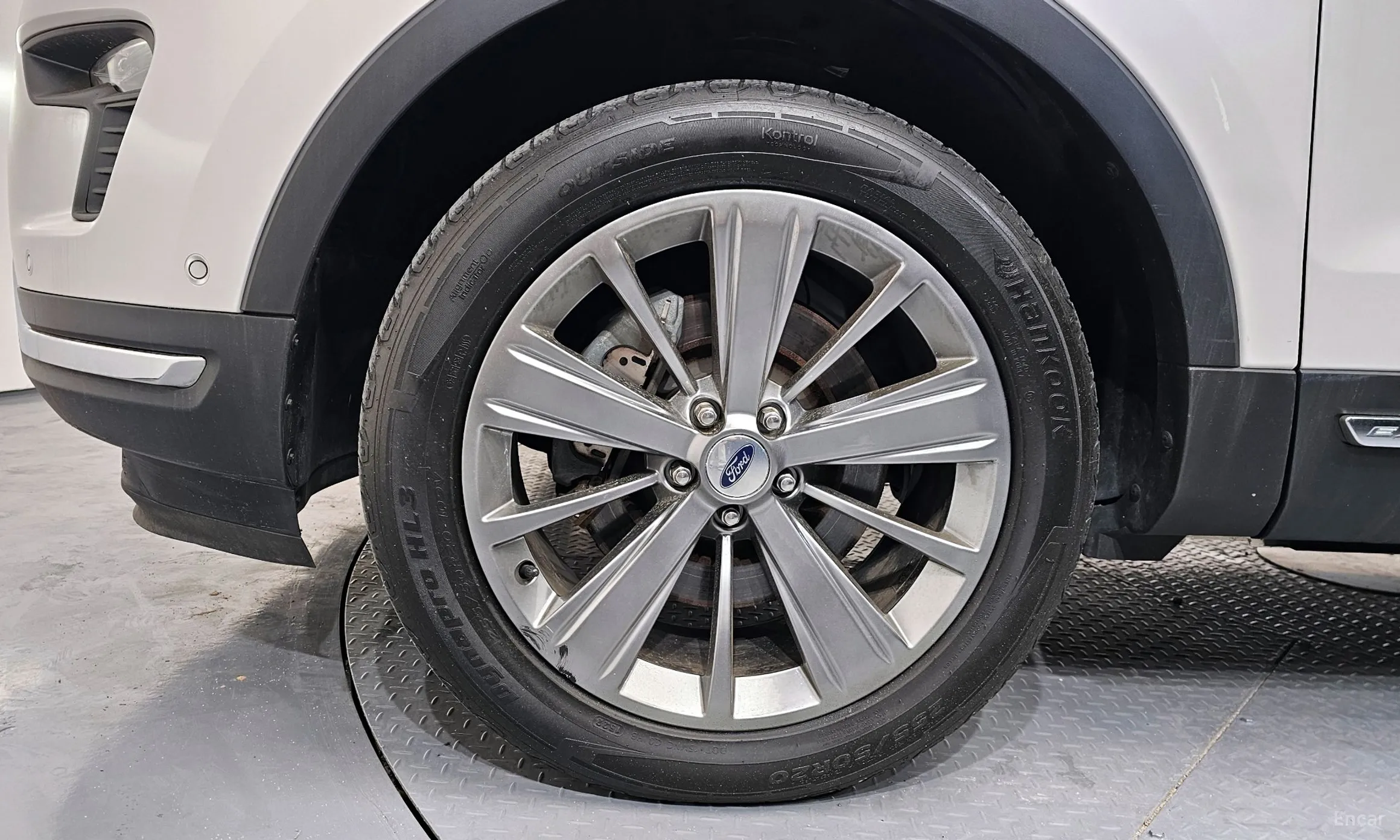 Ford Explorer превью 5