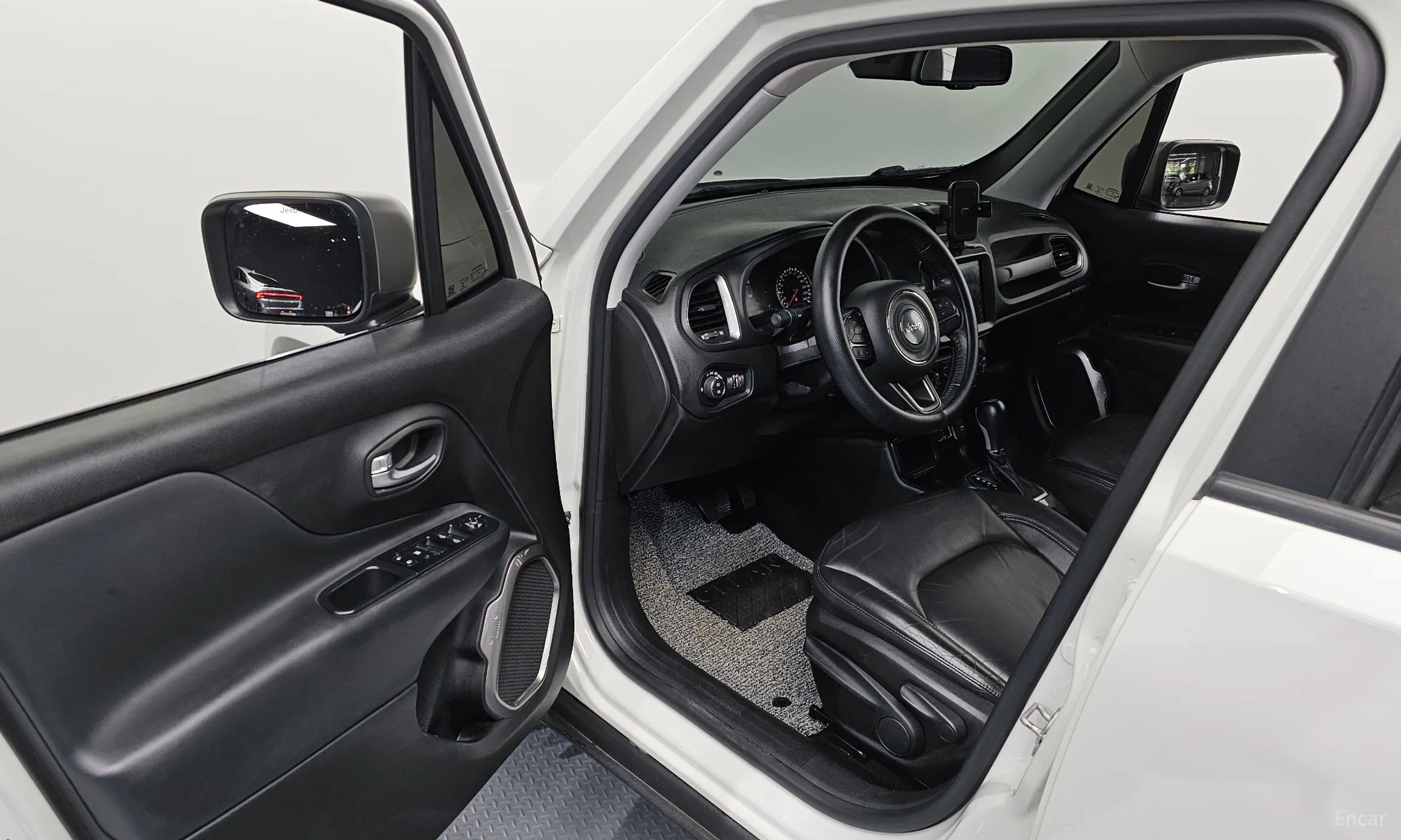 Jeep Renegade превью 10