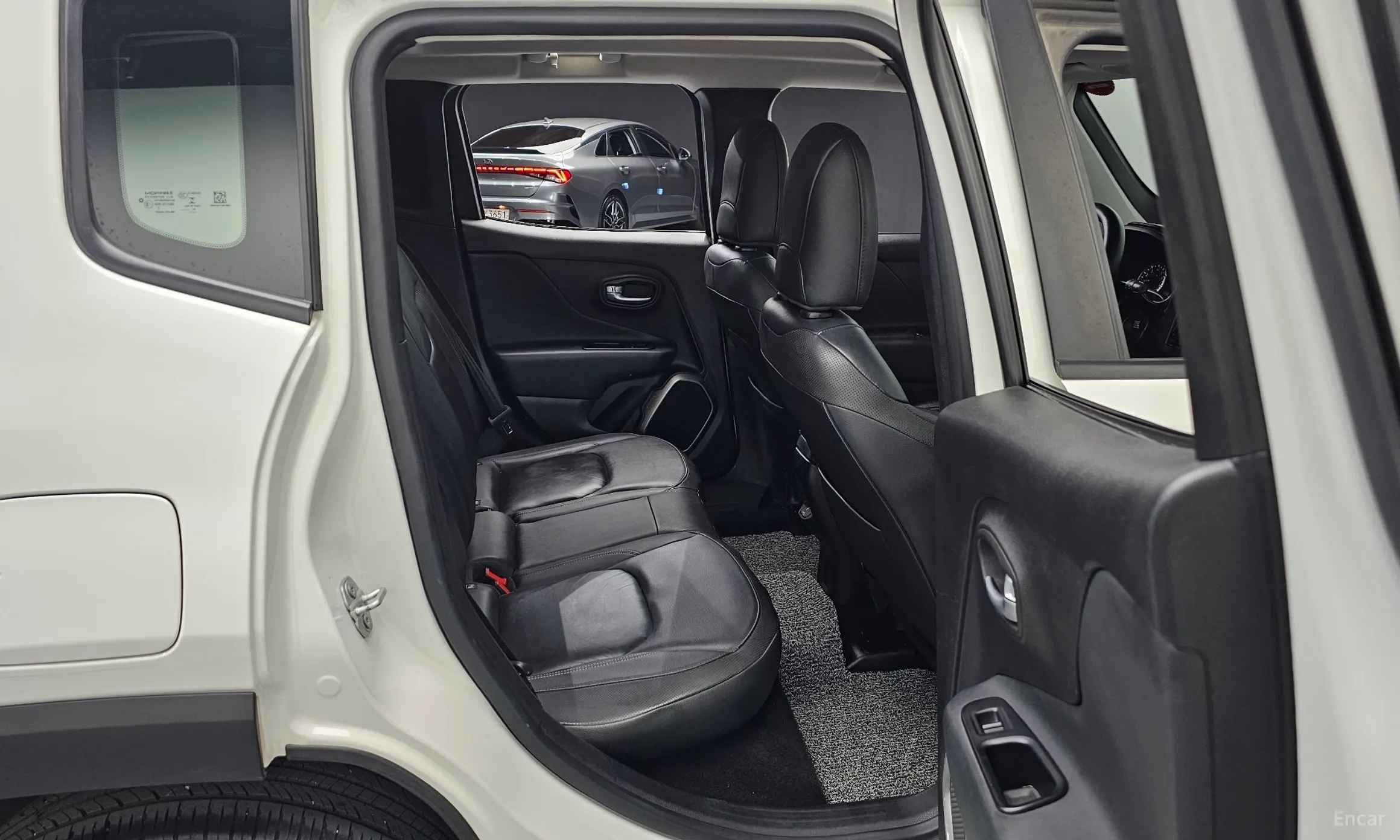 Jeep Renegade превью 11