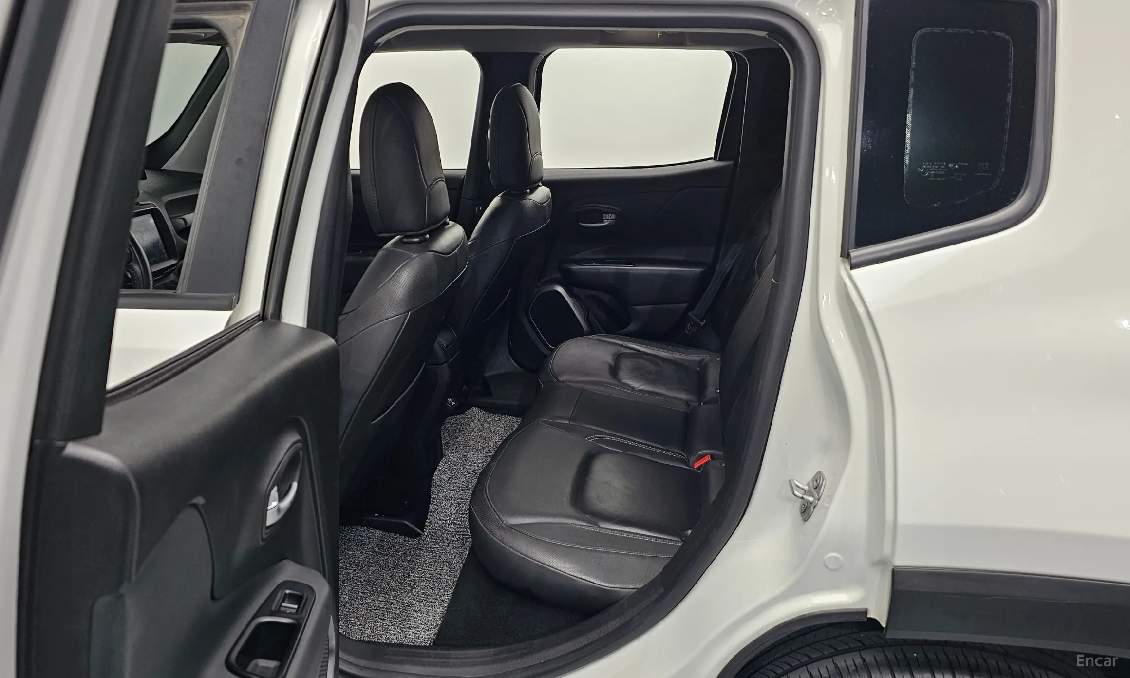 Jeep Renegade превью 12