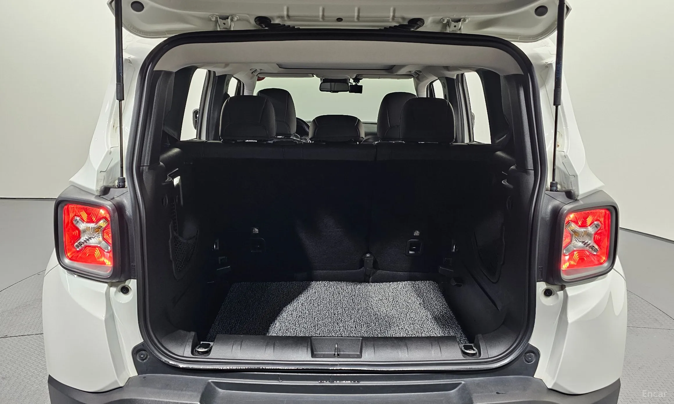 Jeep Renegade превью 20