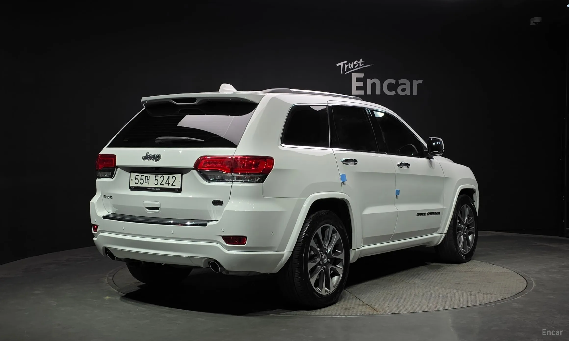Jeep Grand Cherokee превью 2