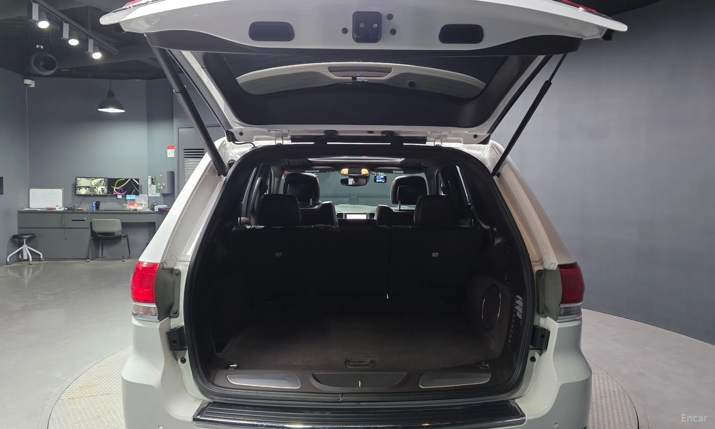 Jeep Grand Cherokee превью 20