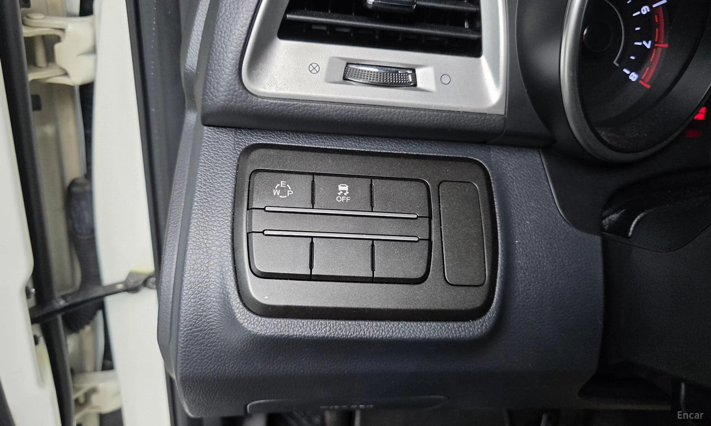 KG Mobility (SsangYong) Tivoli, Lazio превью 12