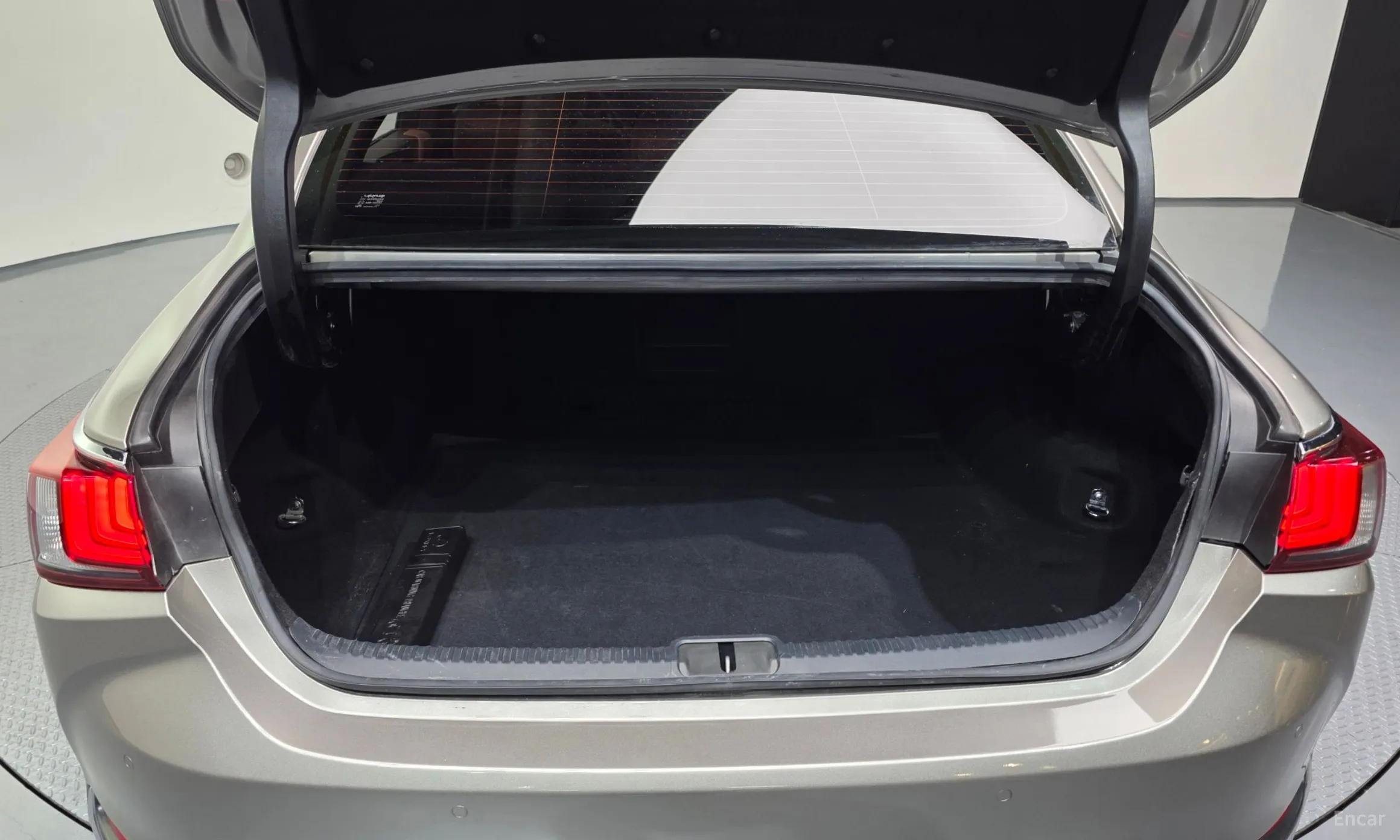 Lexus ES300h 7th Generation превью 20