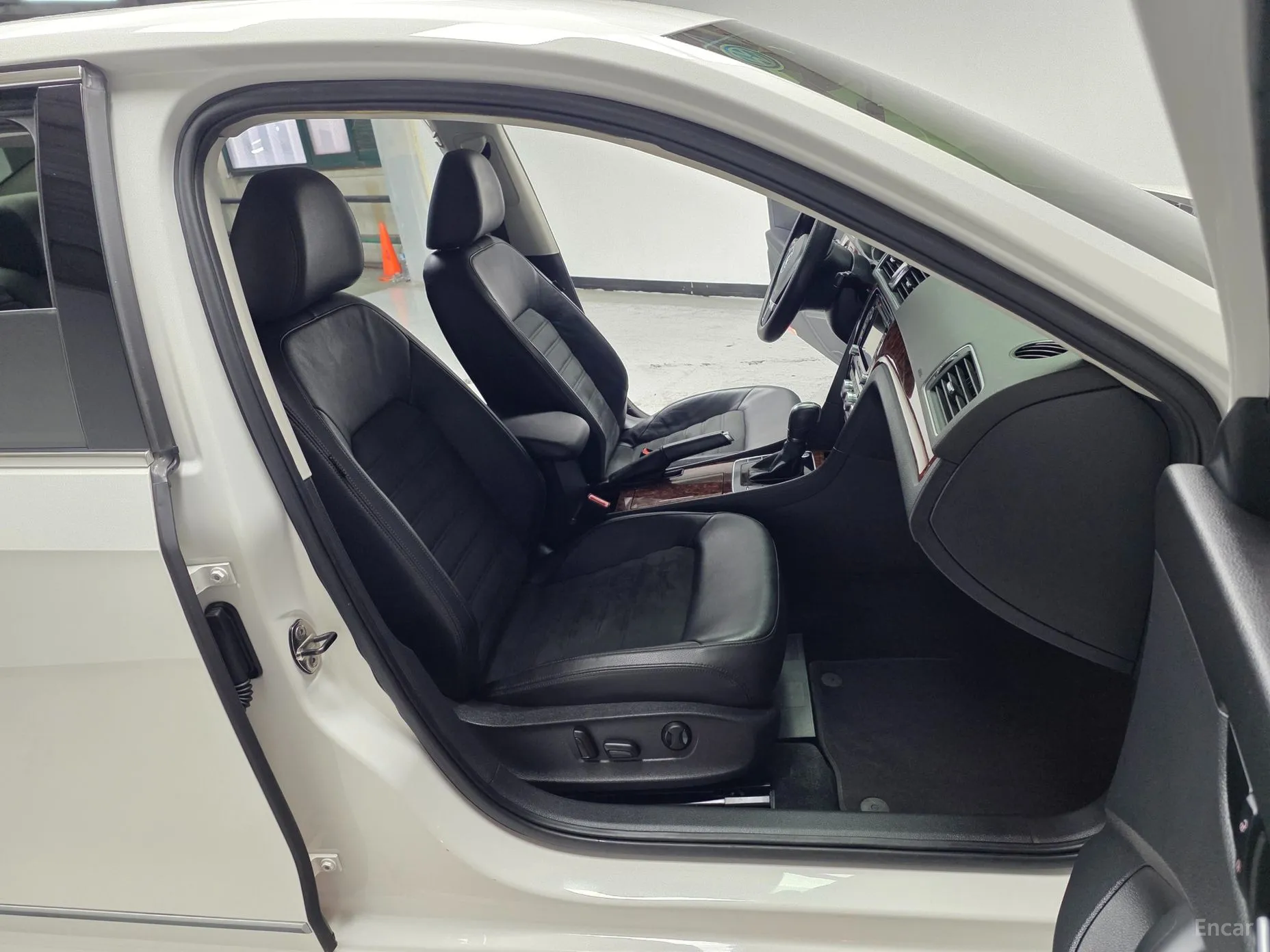 Volkswagen The New Passat превью 11