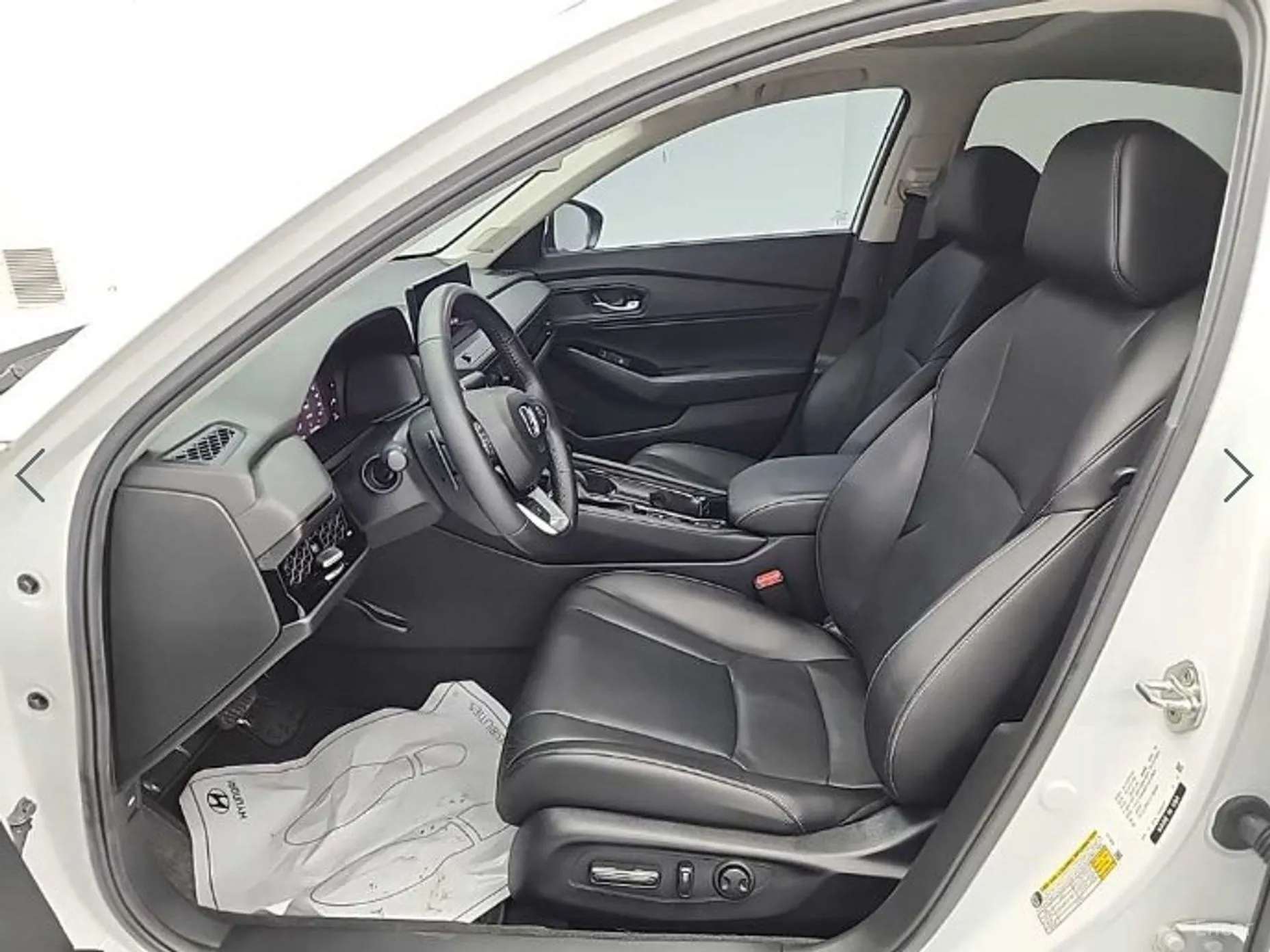 Honda Accord 11th Generation превью 11