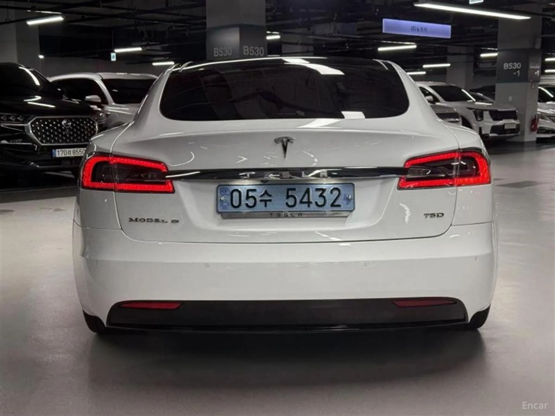Tesla Model S превью 3