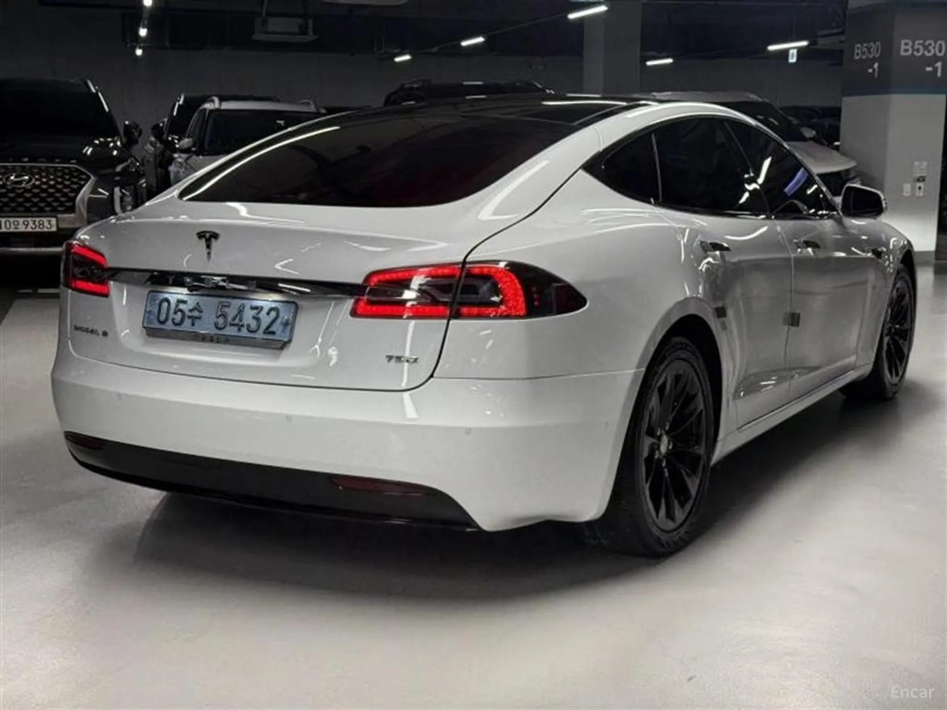Tesla Model S превью 4