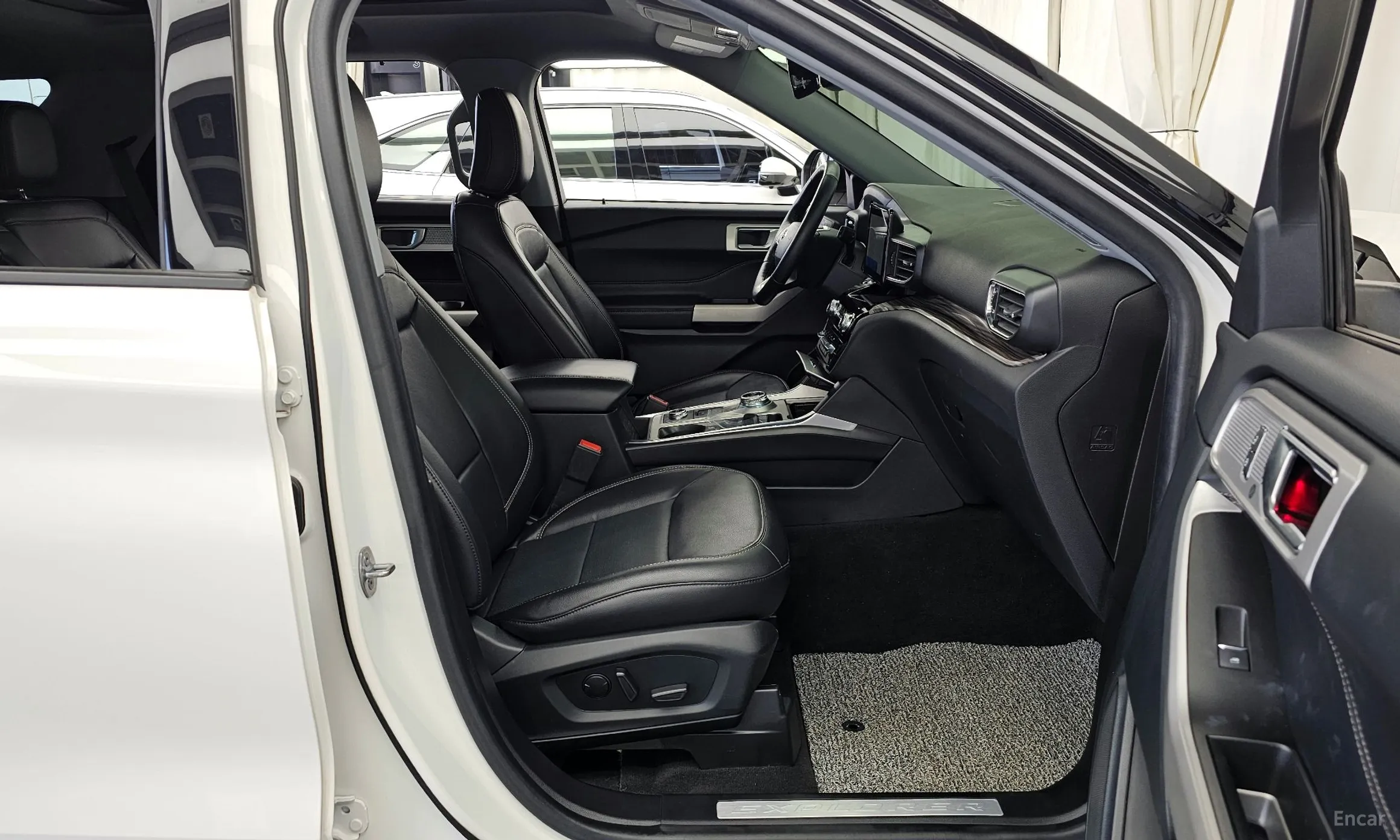 Ford Explorer 6th Generation превью 11