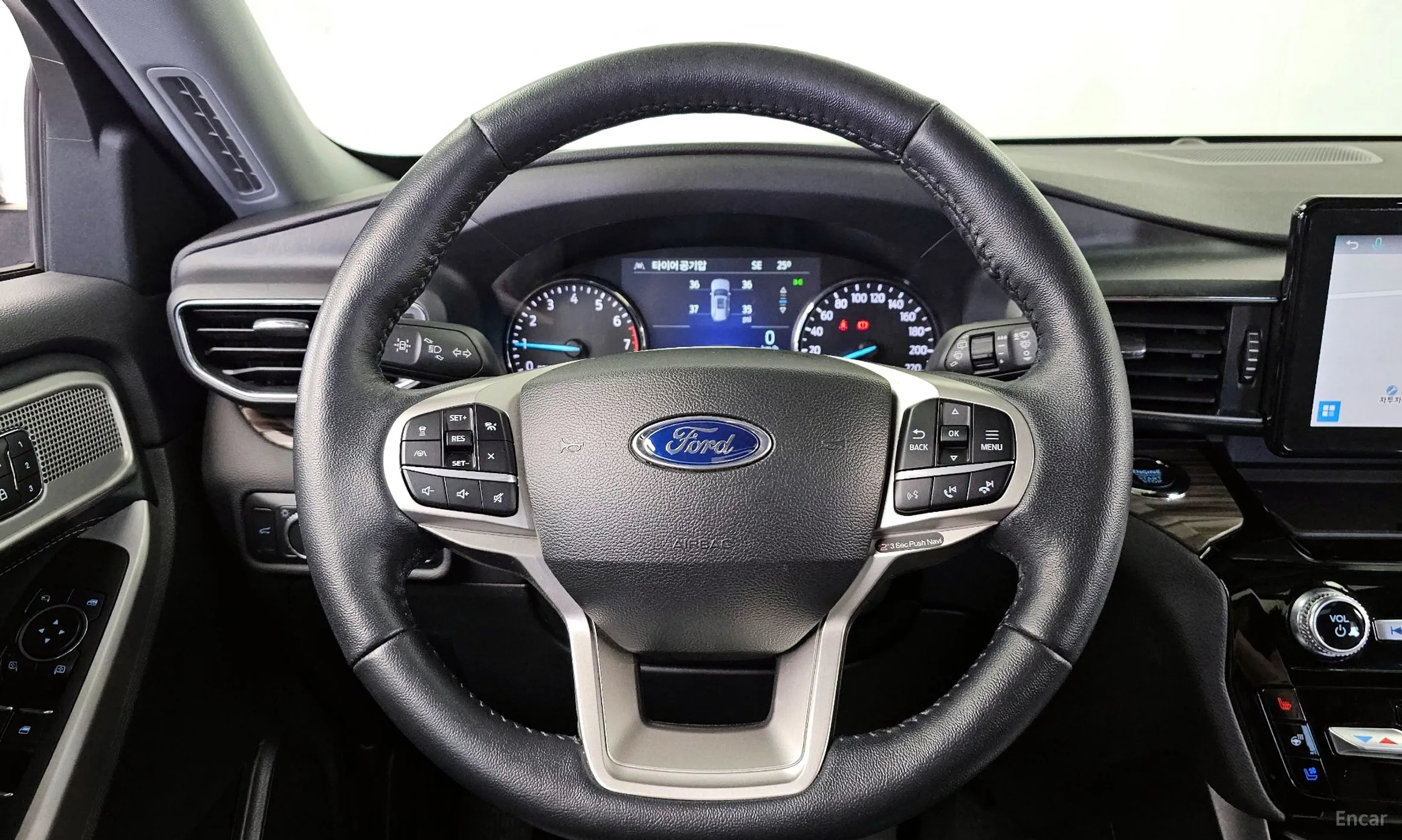 Ford Explorer 6th Generation превью 13