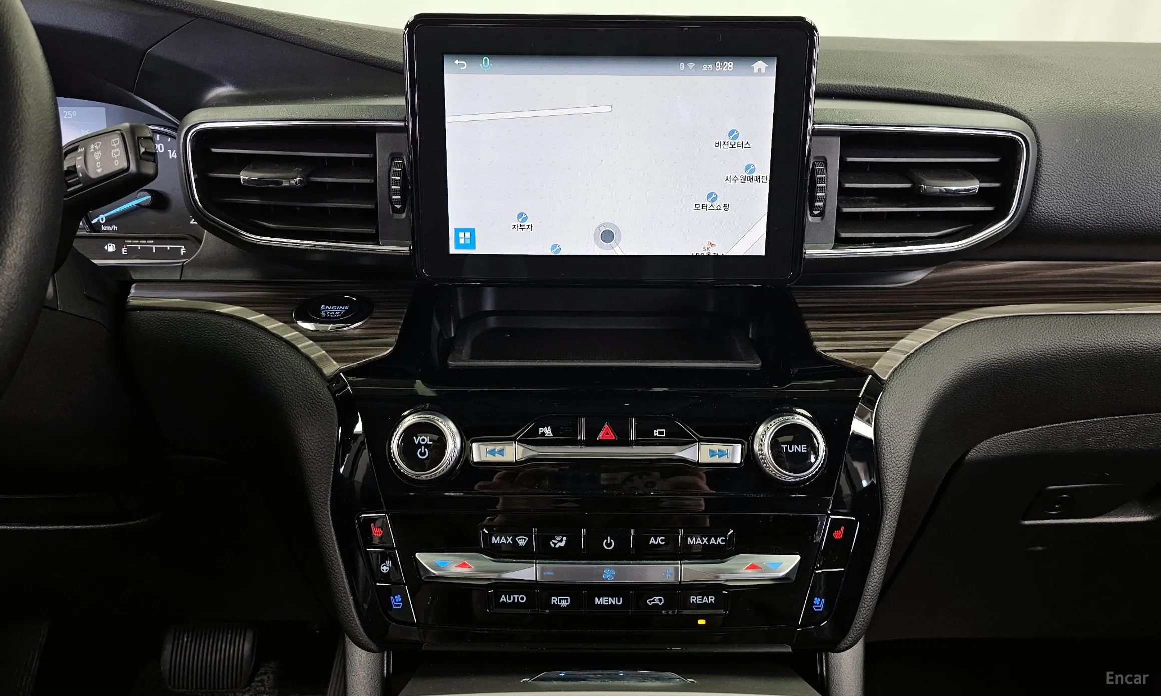 Ford Explorer 6th Generation превью 15