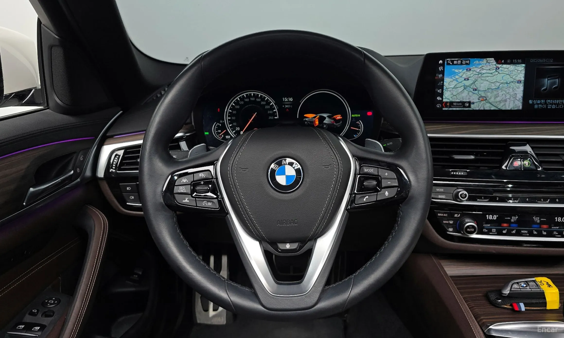BMW 5 Series (G30) превью 13