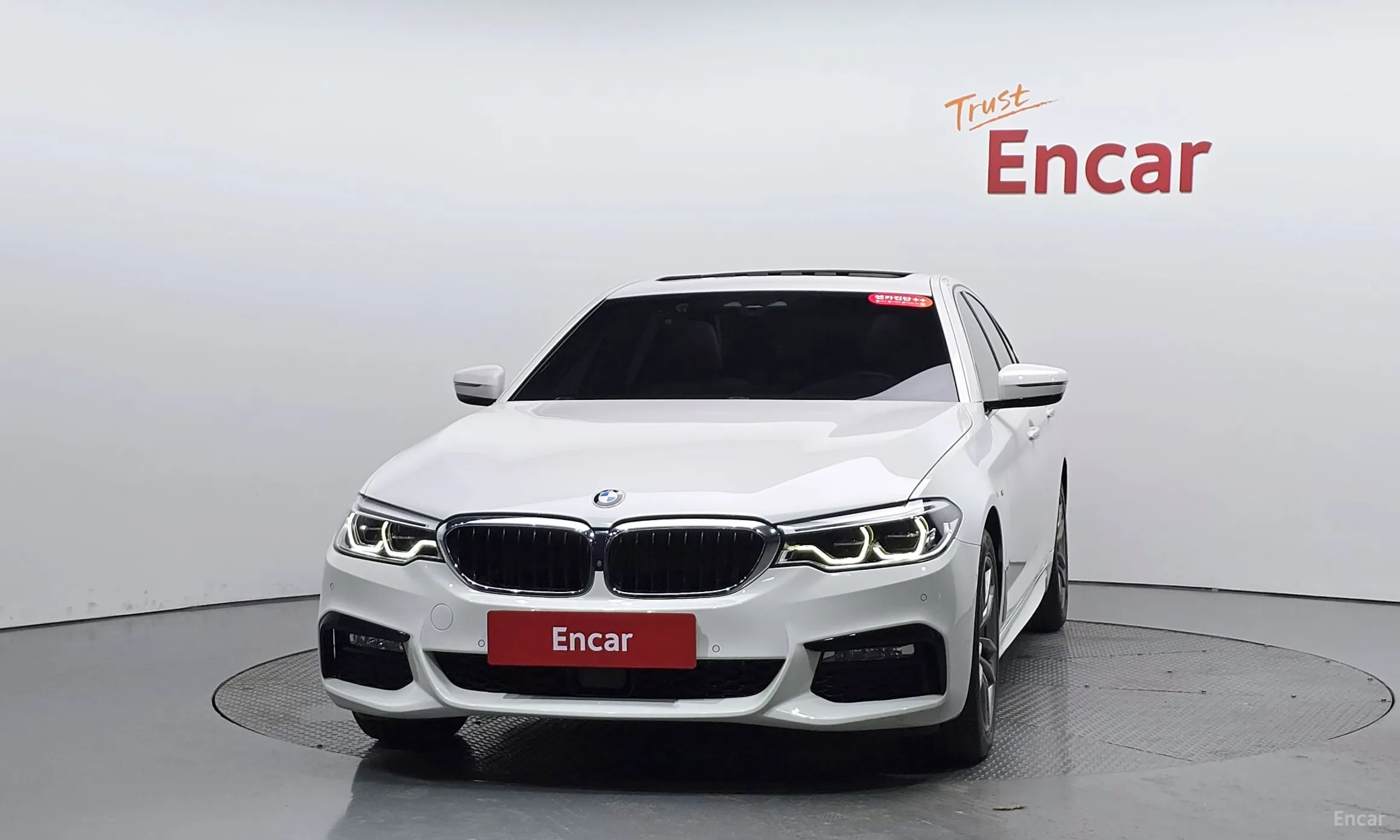 BMW 5 Series (G30) превью 3