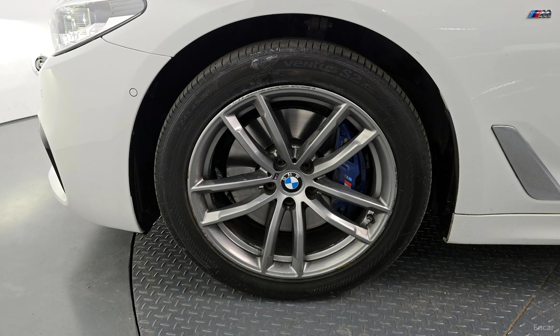 BMW 5 Series (G30) превью 5