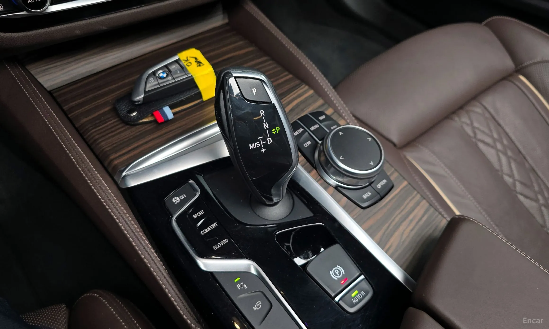 BMW 5 Series (G30) превью 9