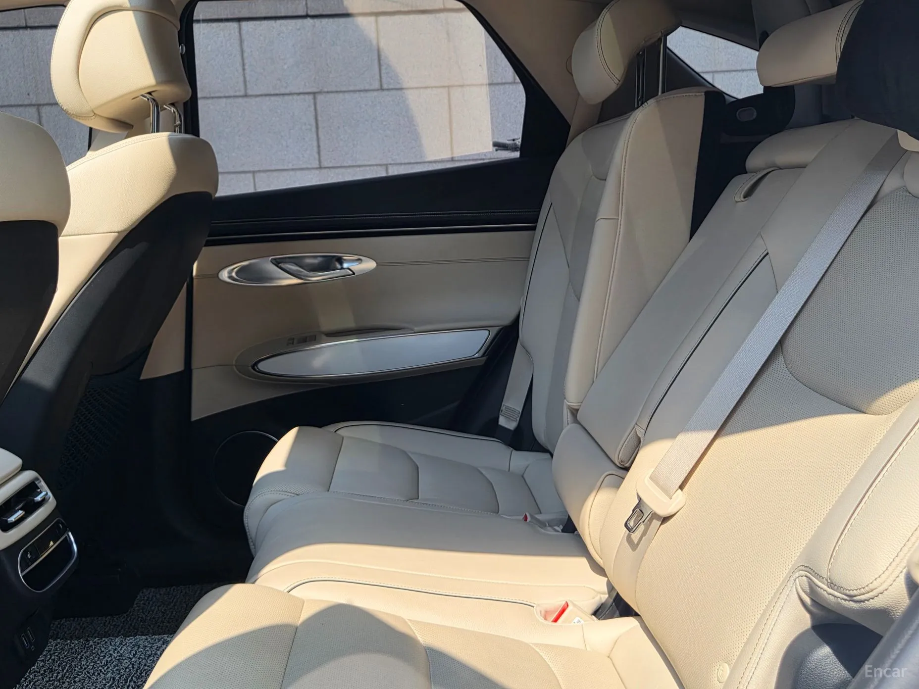 Genesis GV70 превью 11