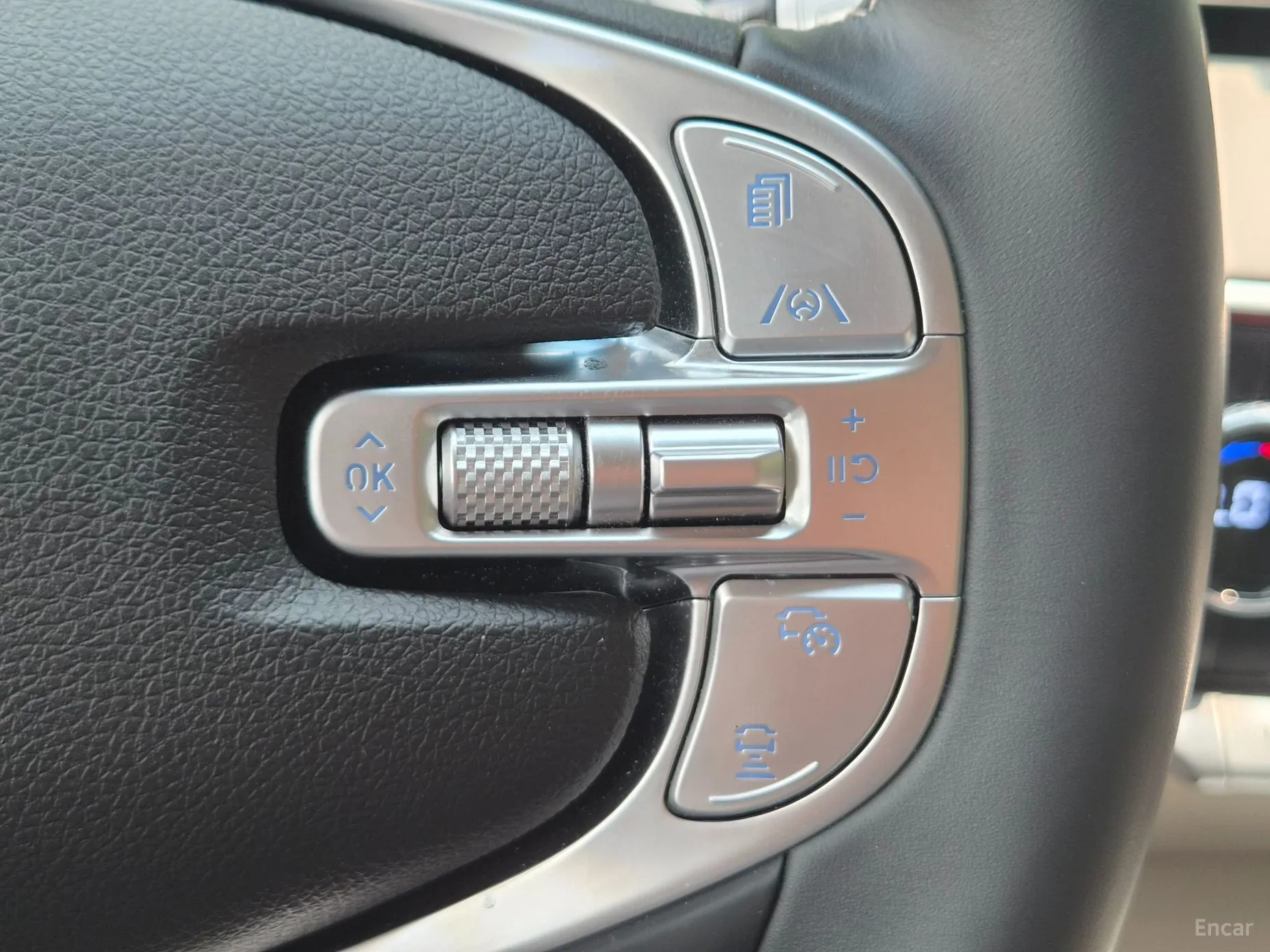 Genesis GV70 превью 13