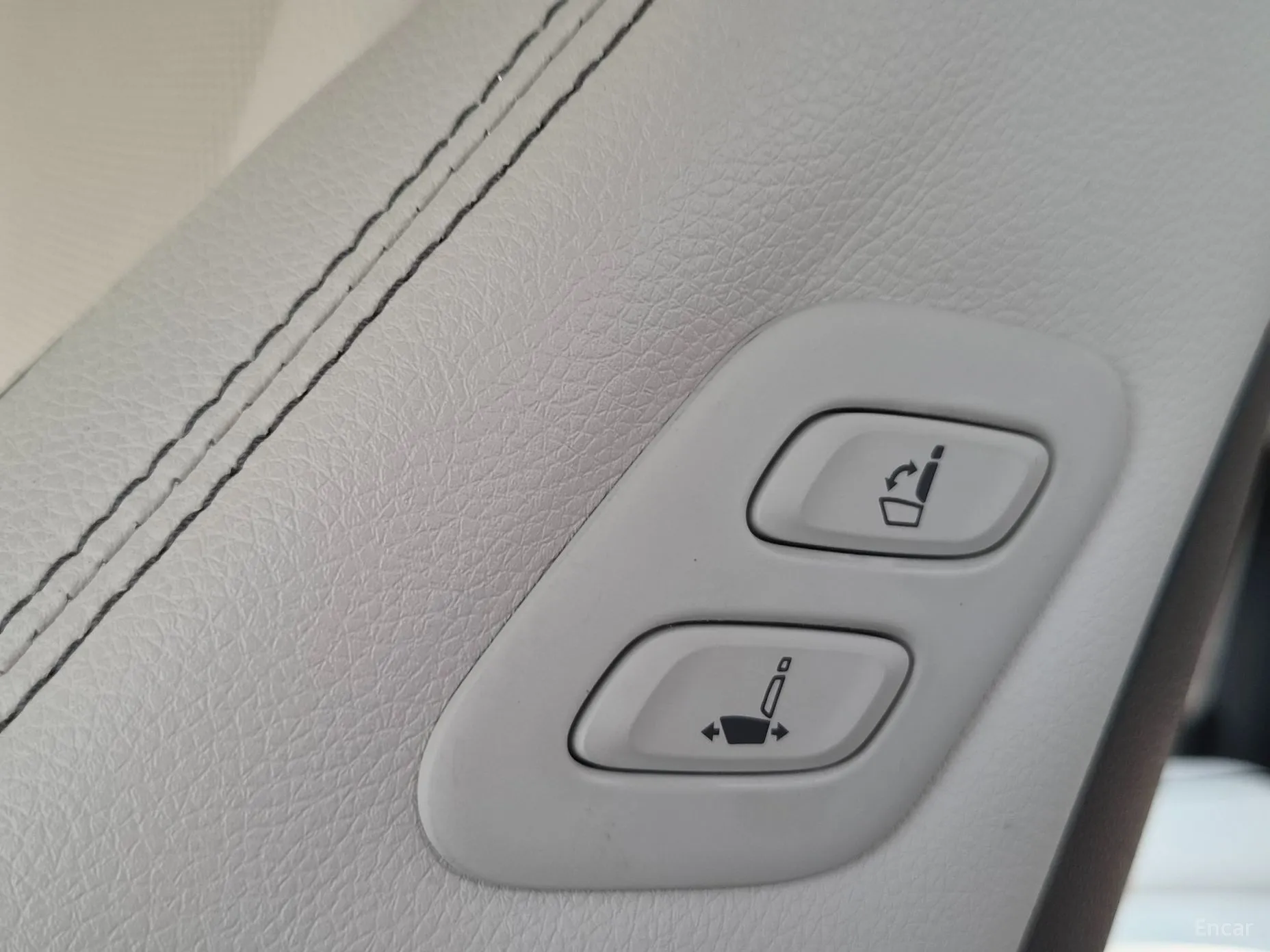 Genesis GV70 превью 16