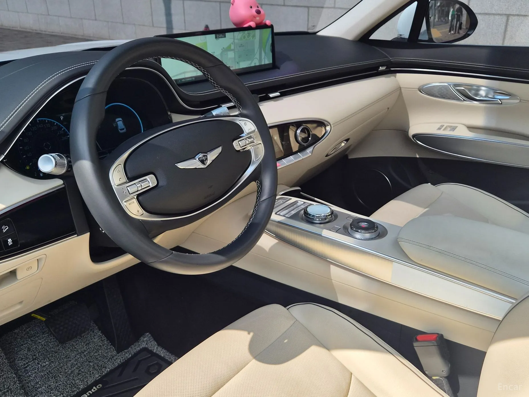 Genesis GV70 превью 7