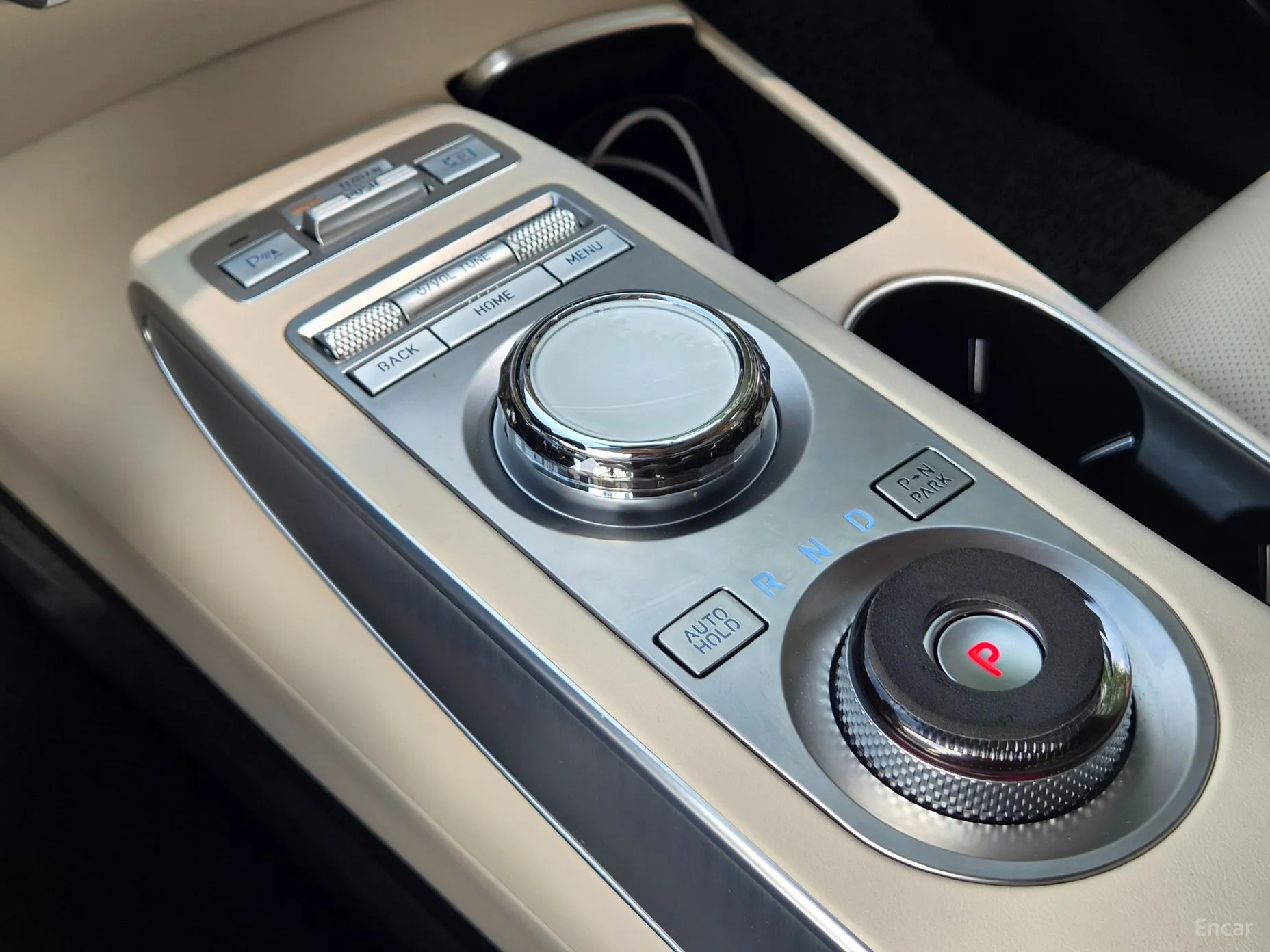 Genesis GV70 превью 9