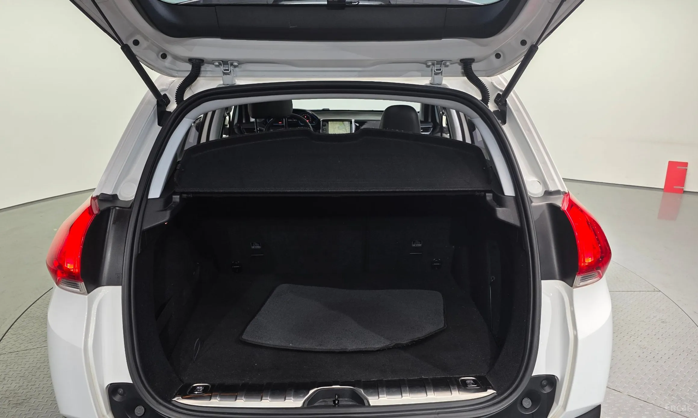 Peugeot 2008. превью 20