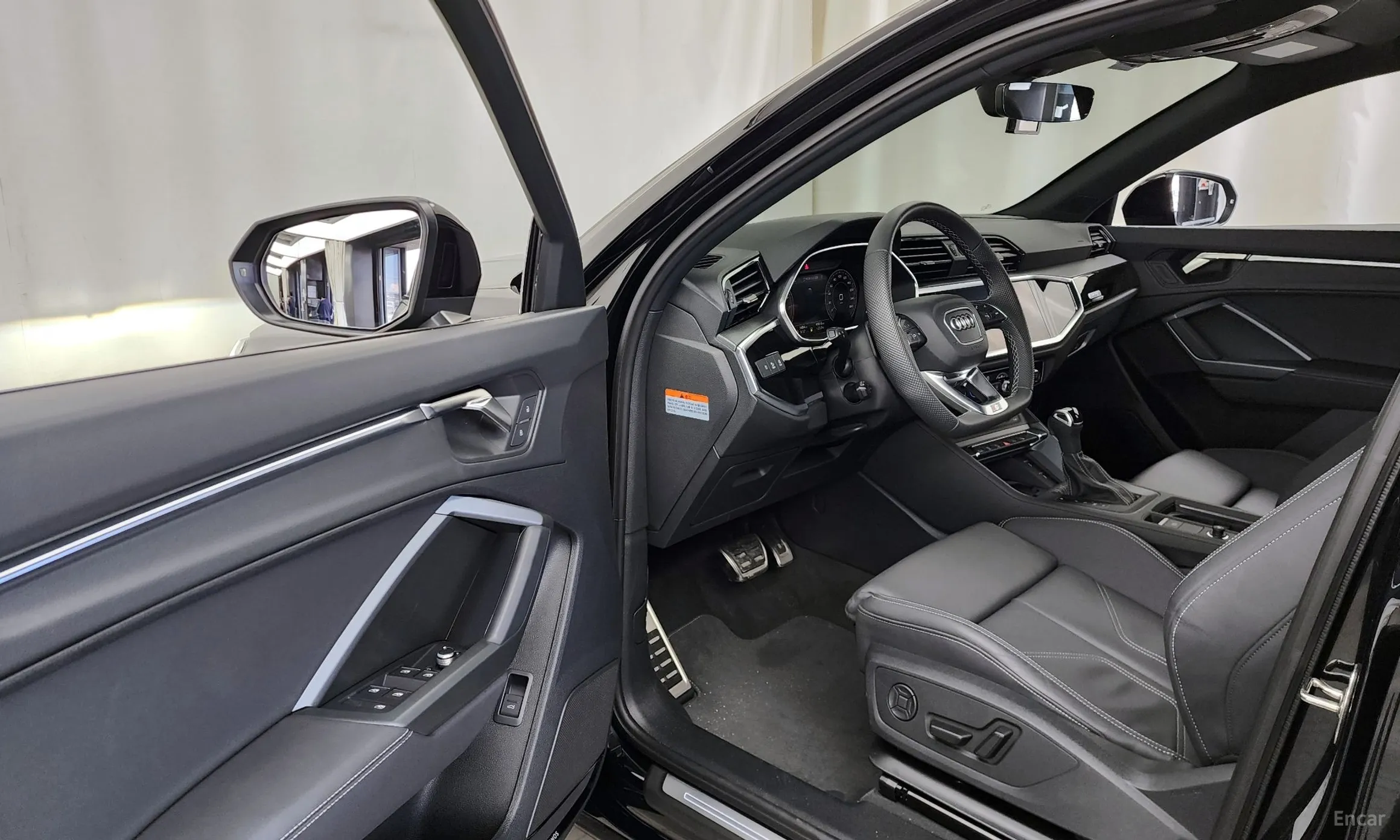 Audi Q3 (F3) превью 10