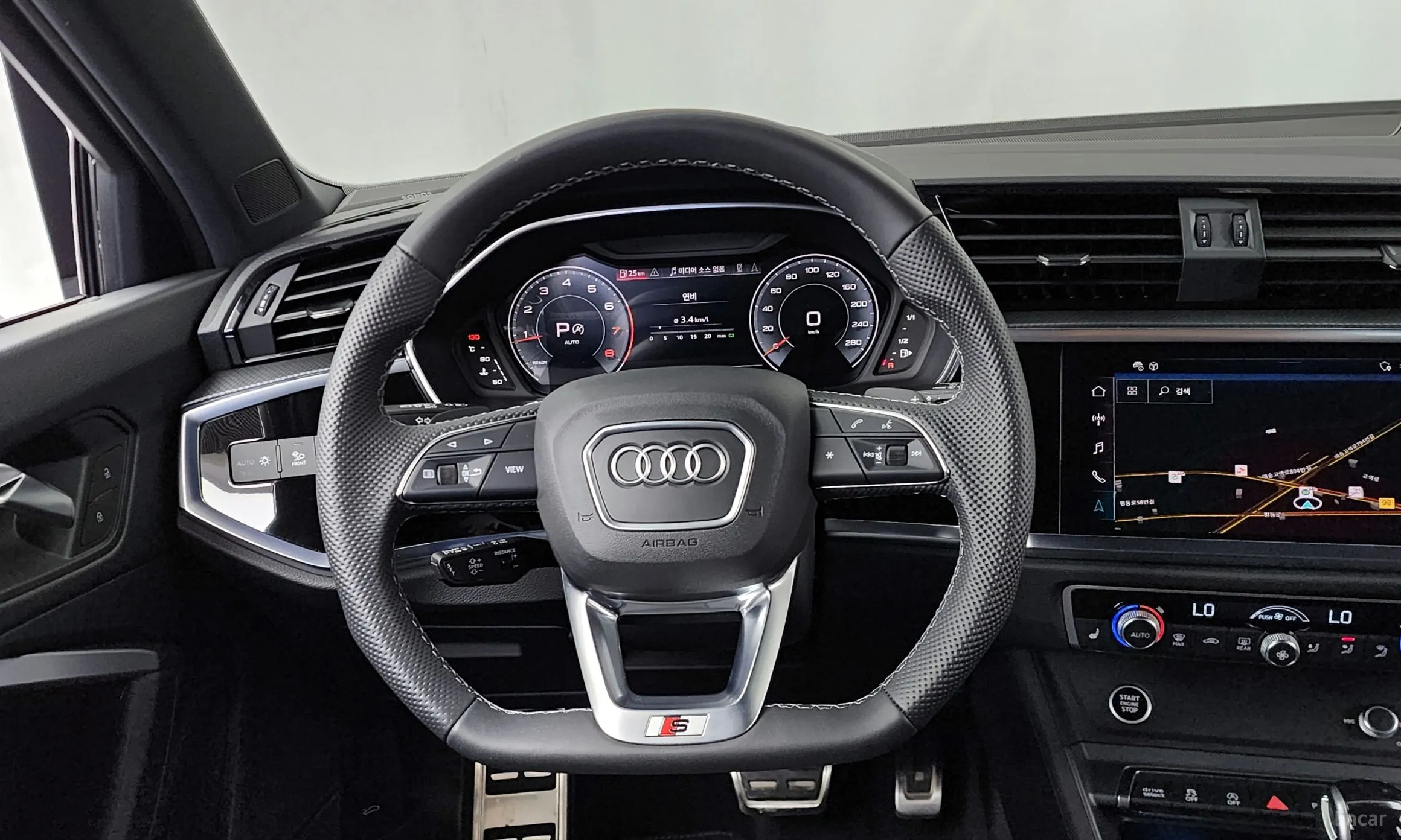 Audi Q3 (F3) превью 13