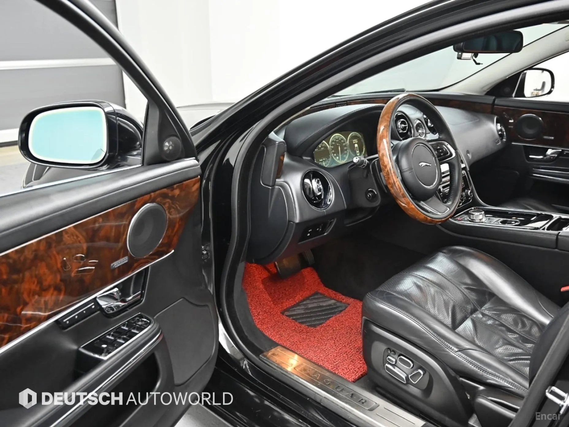 Jaguar All New XJ превью 11