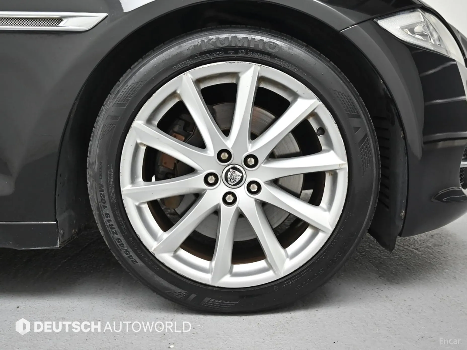 Jaguar All New XJ превью 5