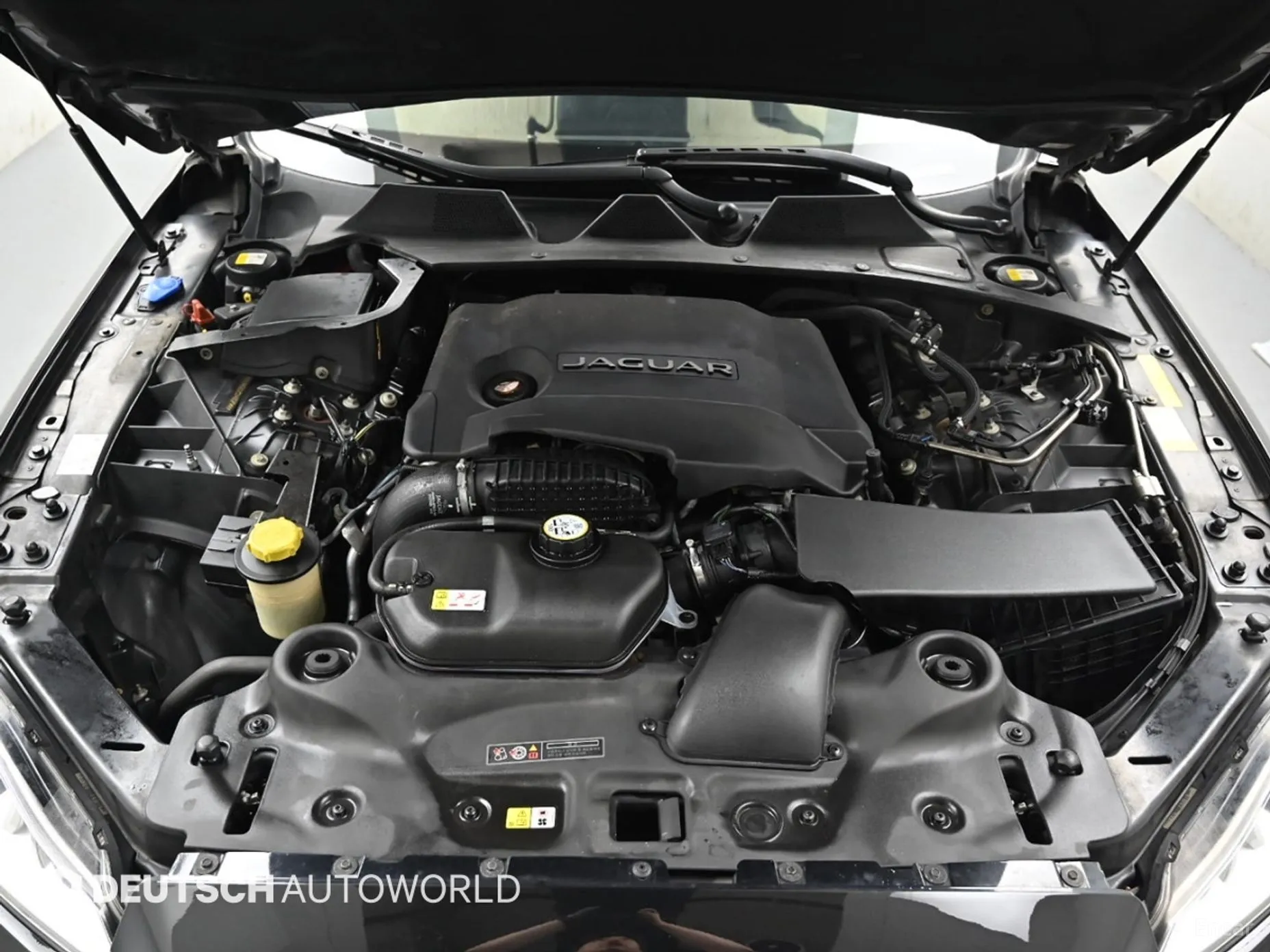 Jaguar All New XJ превью 6