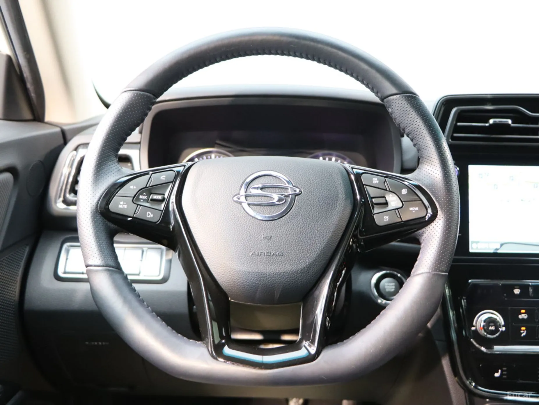 KG Mobility (SsangYong) Berry New Tivoli превью 12