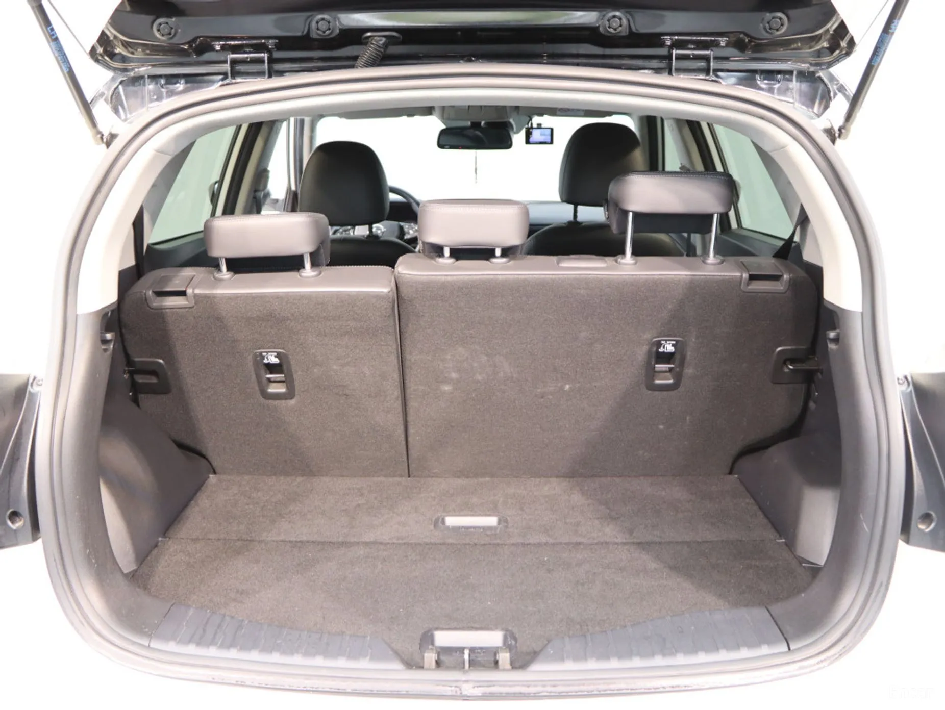 KG Mobility (SsangYong) Berry New Tivoli превью 7