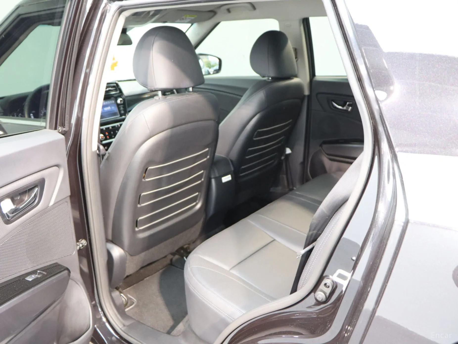 KG Mobility (SsangYong) Berry New Tivoli превью 10