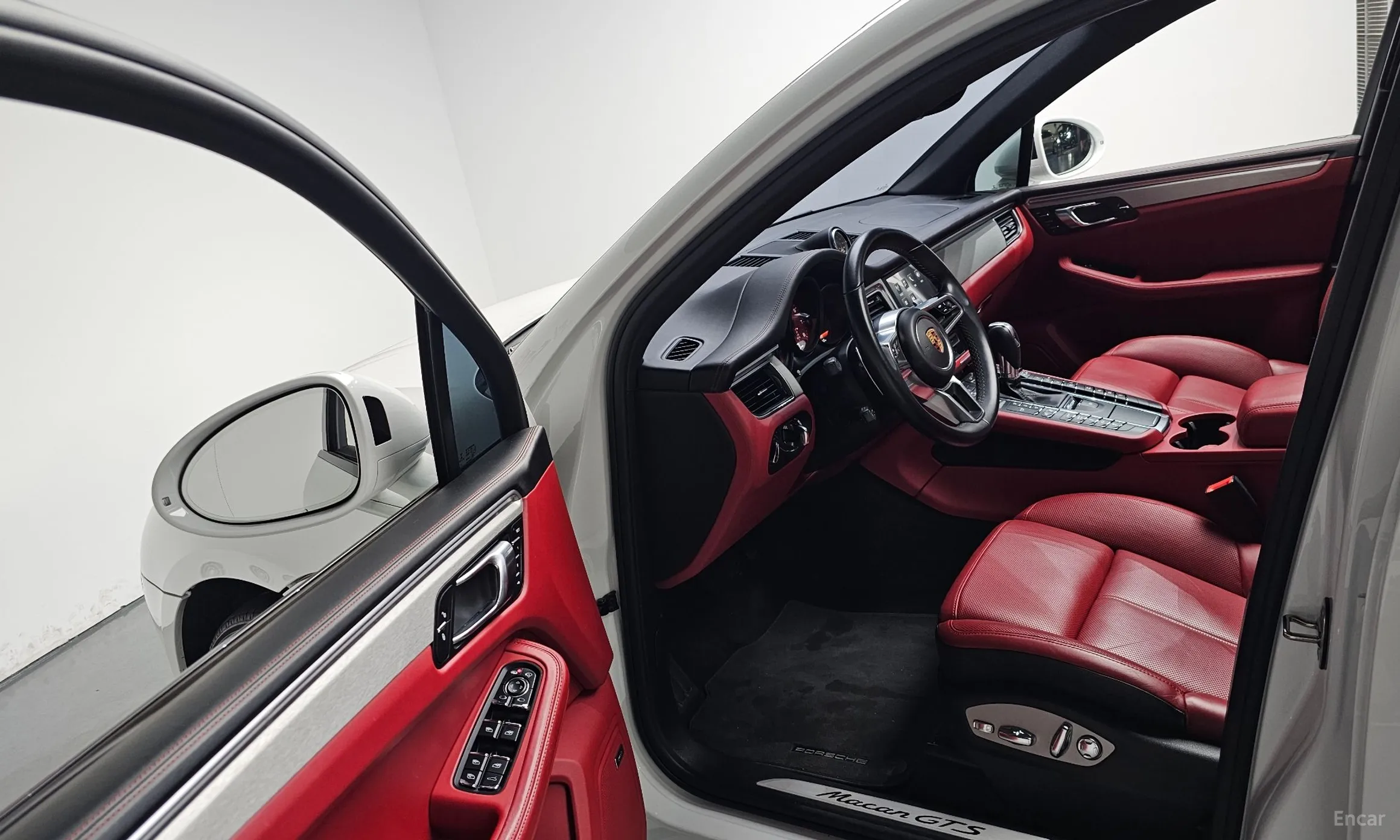 Porsche Macan превью 10