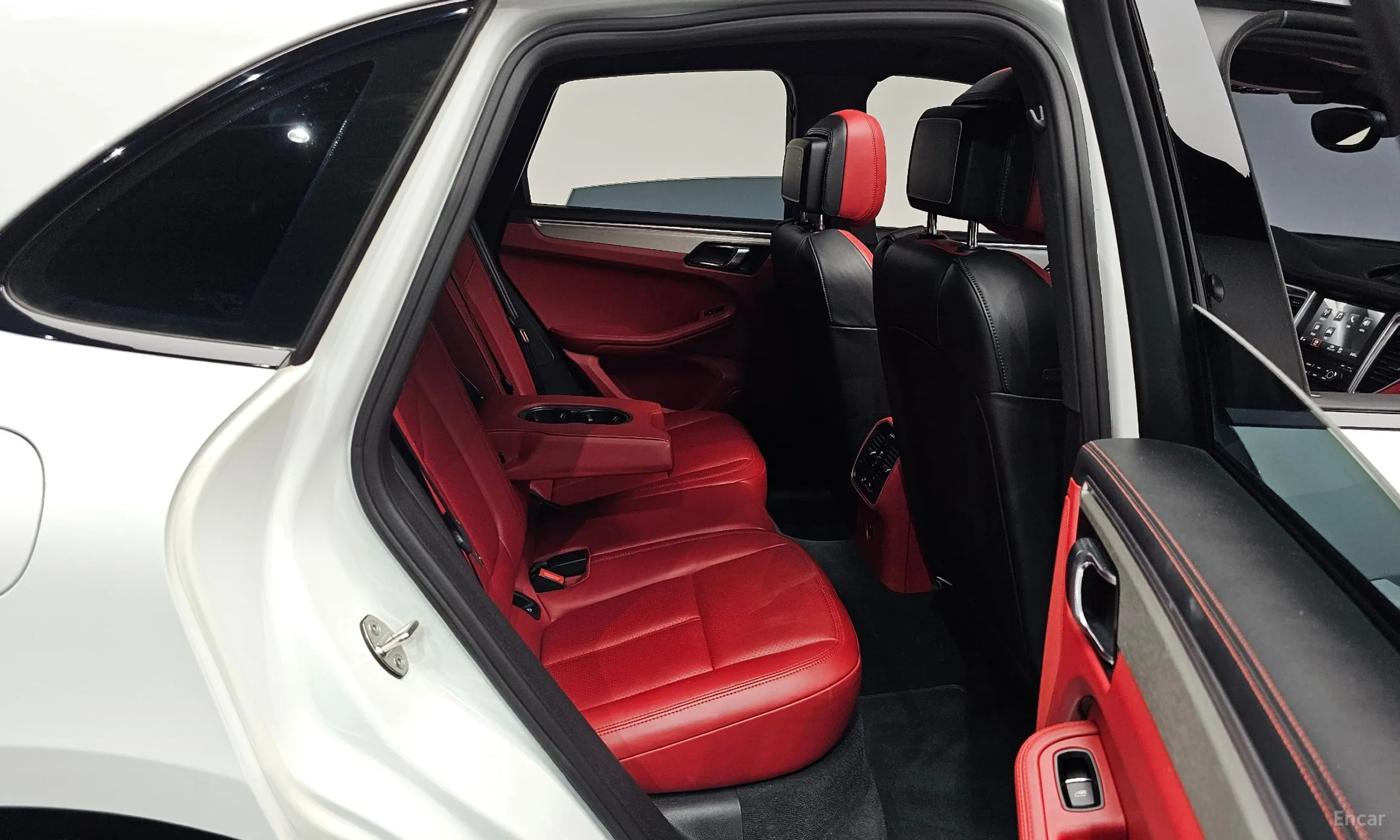Porsche Macan превью 11