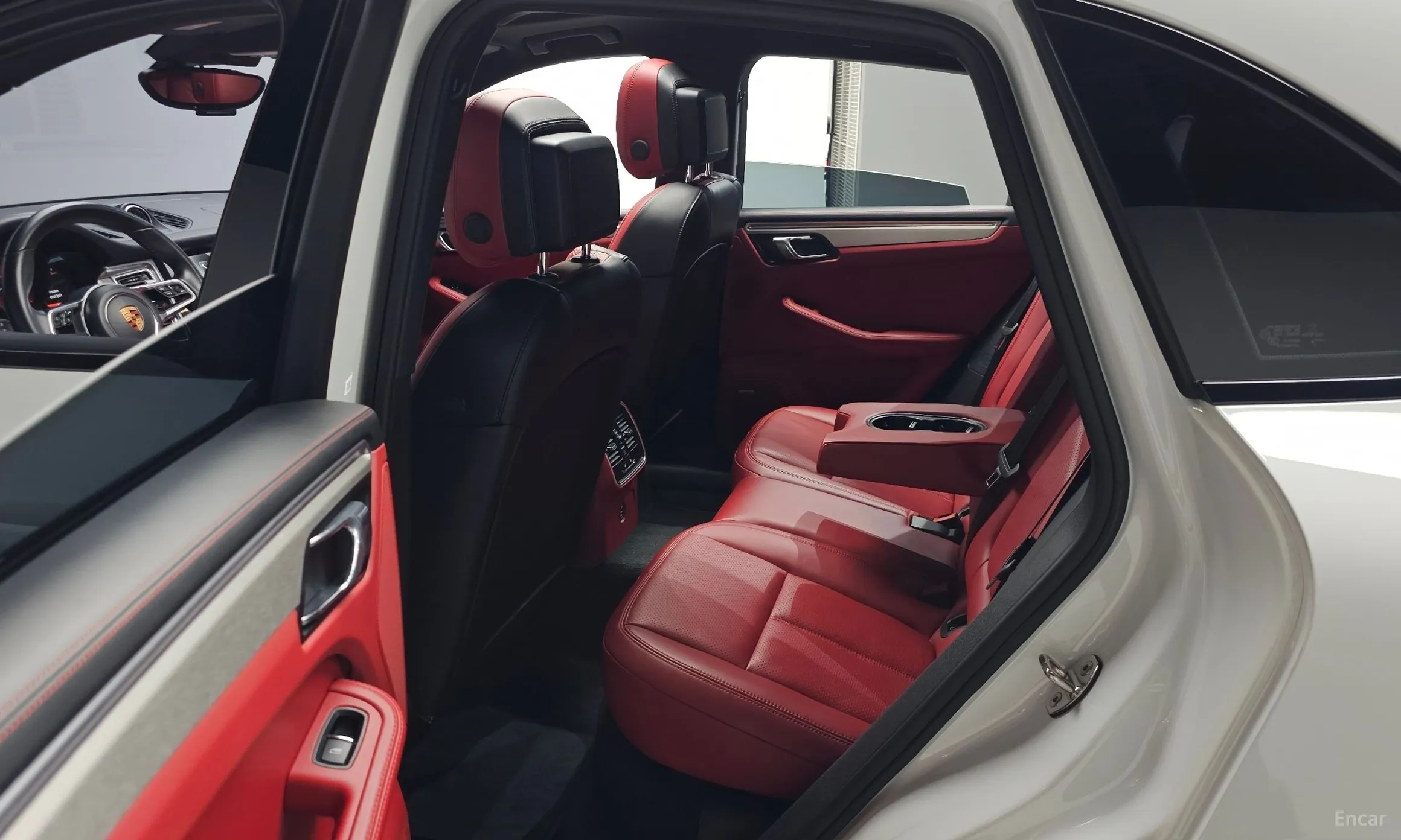 Porsche Macan превью 12