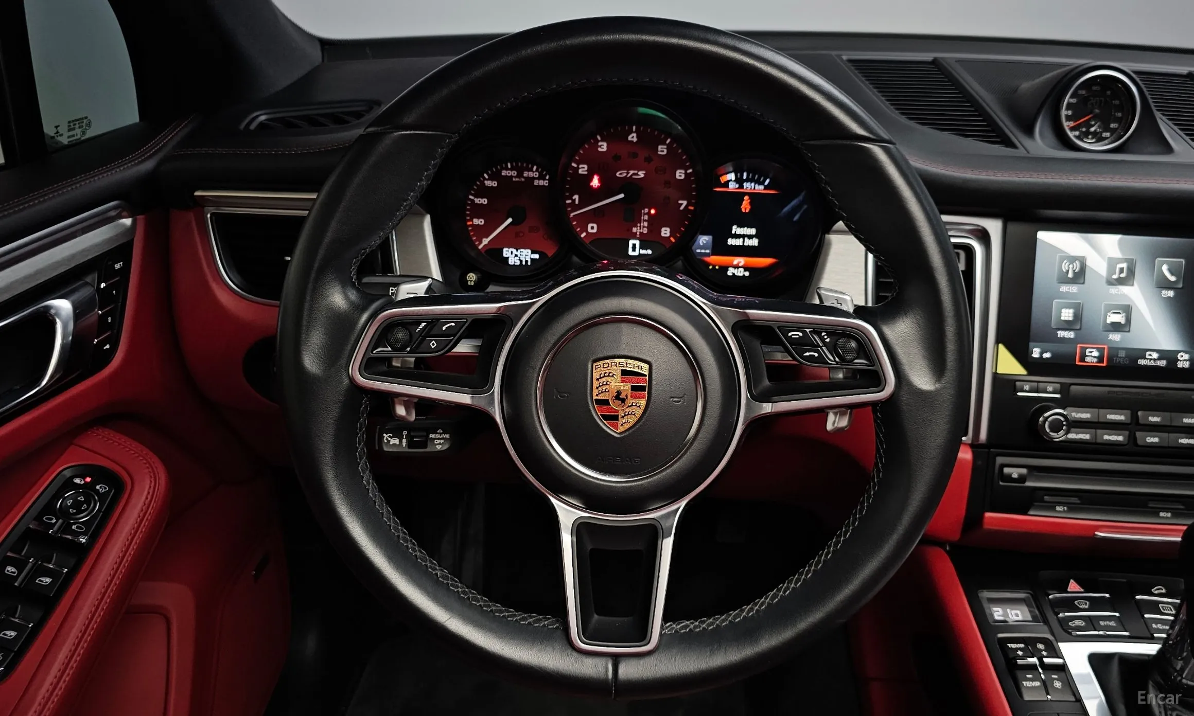Porsche Macan превью 13