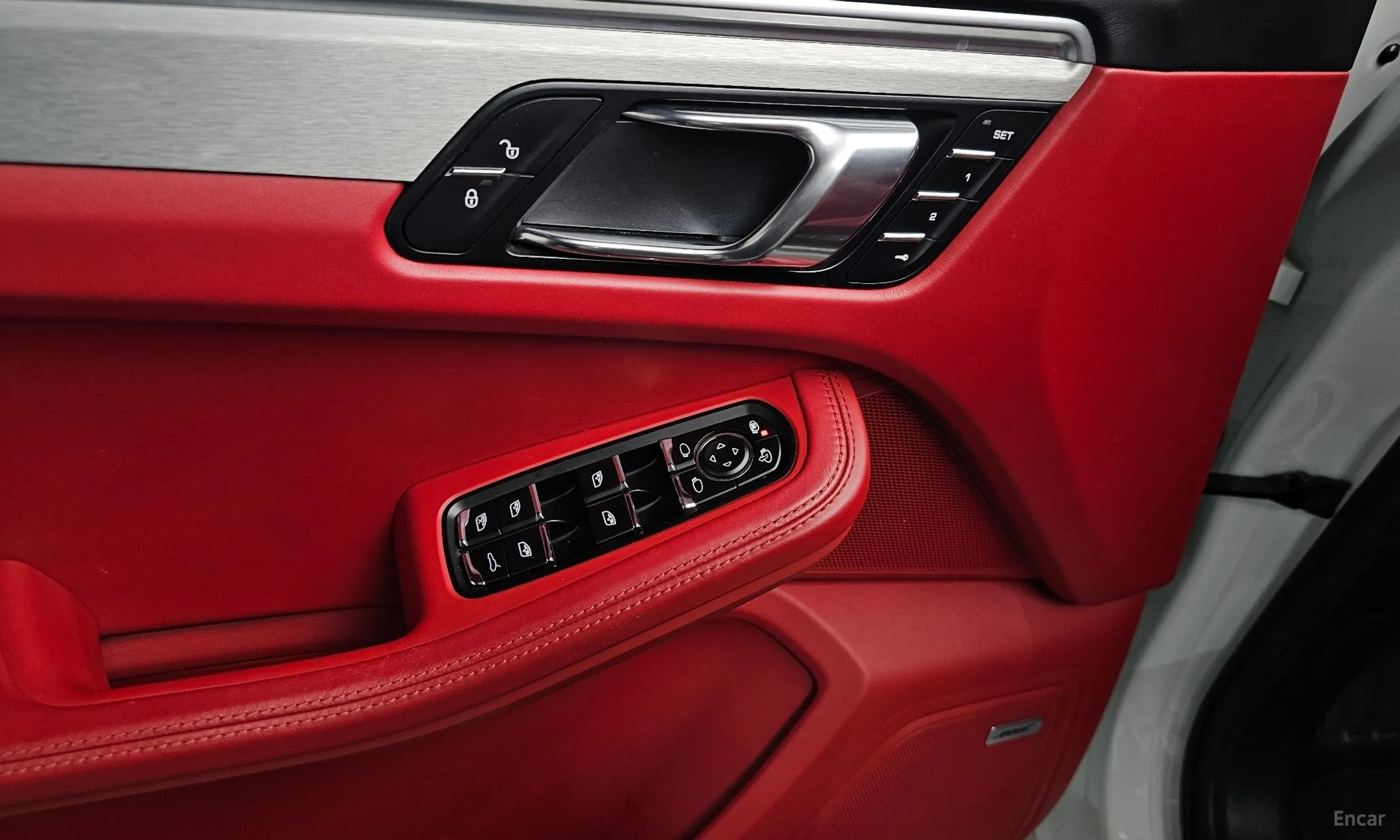 Porsche Macan превью 16