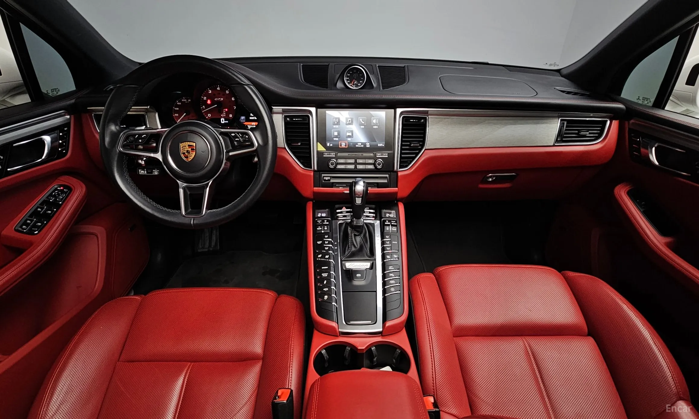 Porsche Macan превью 7