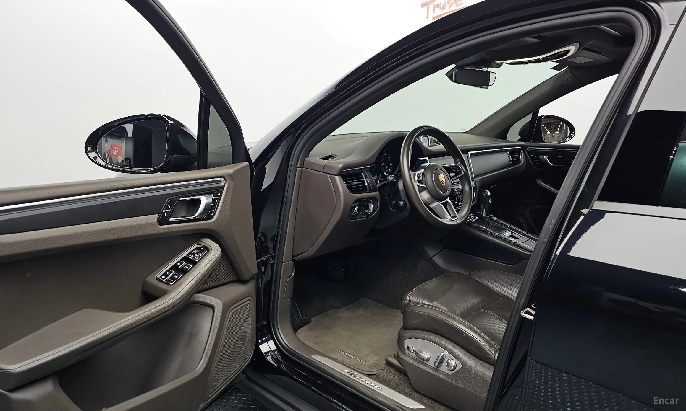 Porsche Macan превью 10