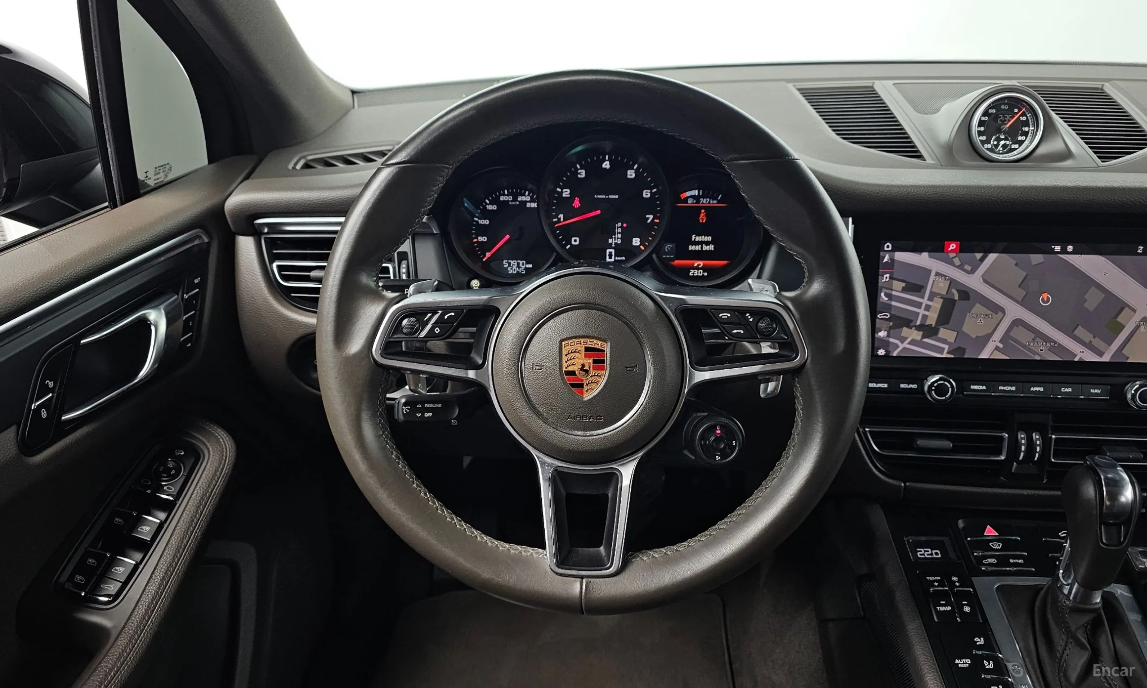 Porsche Macan превью 13