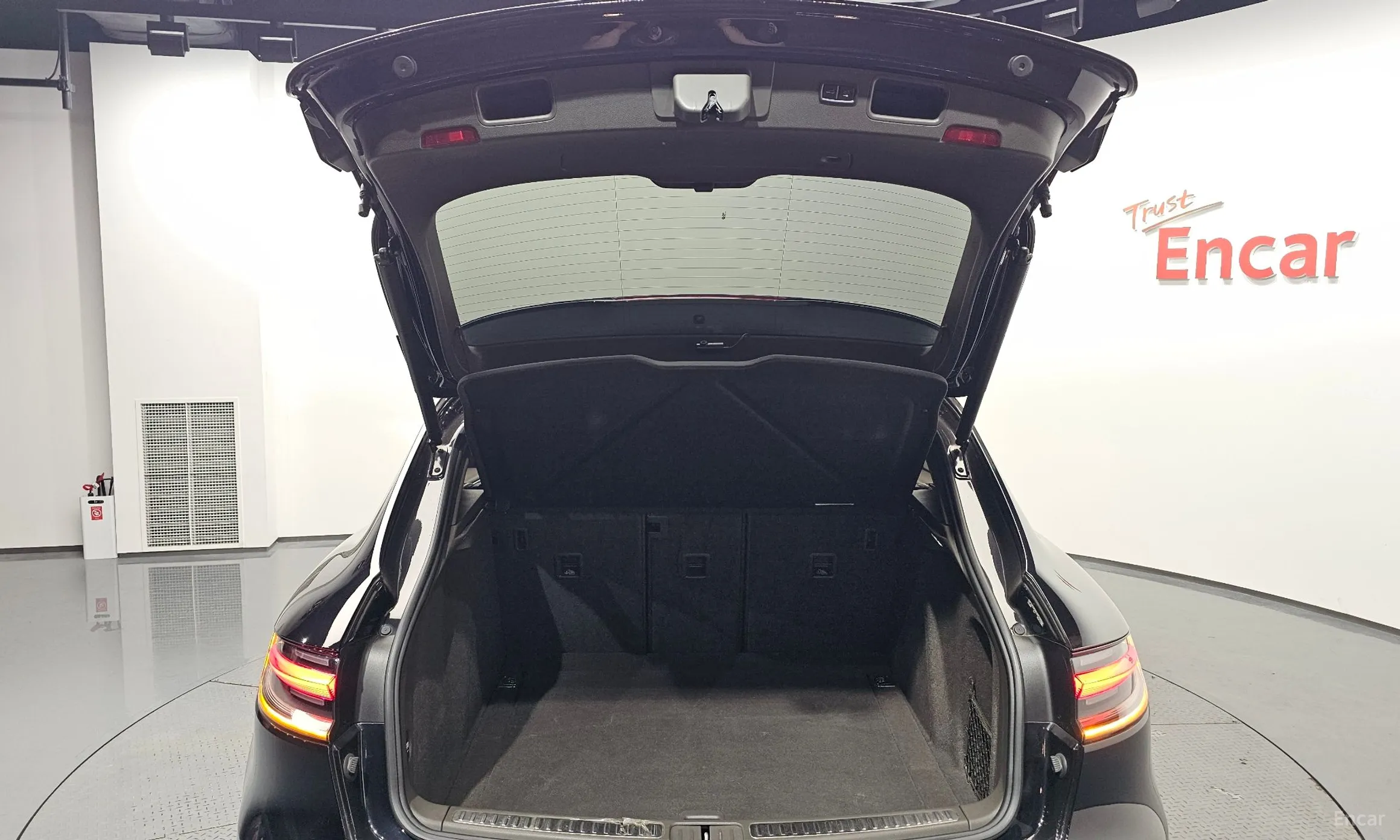 Porsche Macan превью 20