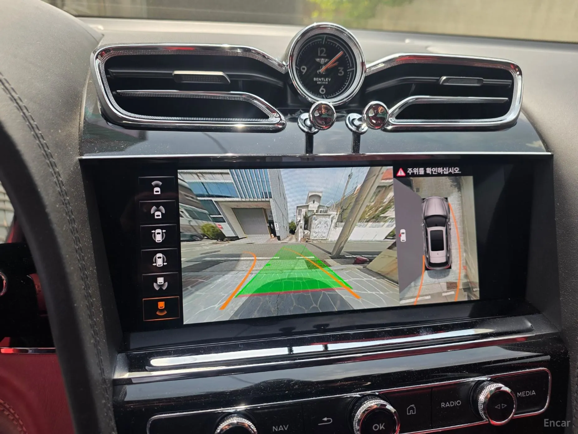 Bentley Bentayga превью 9