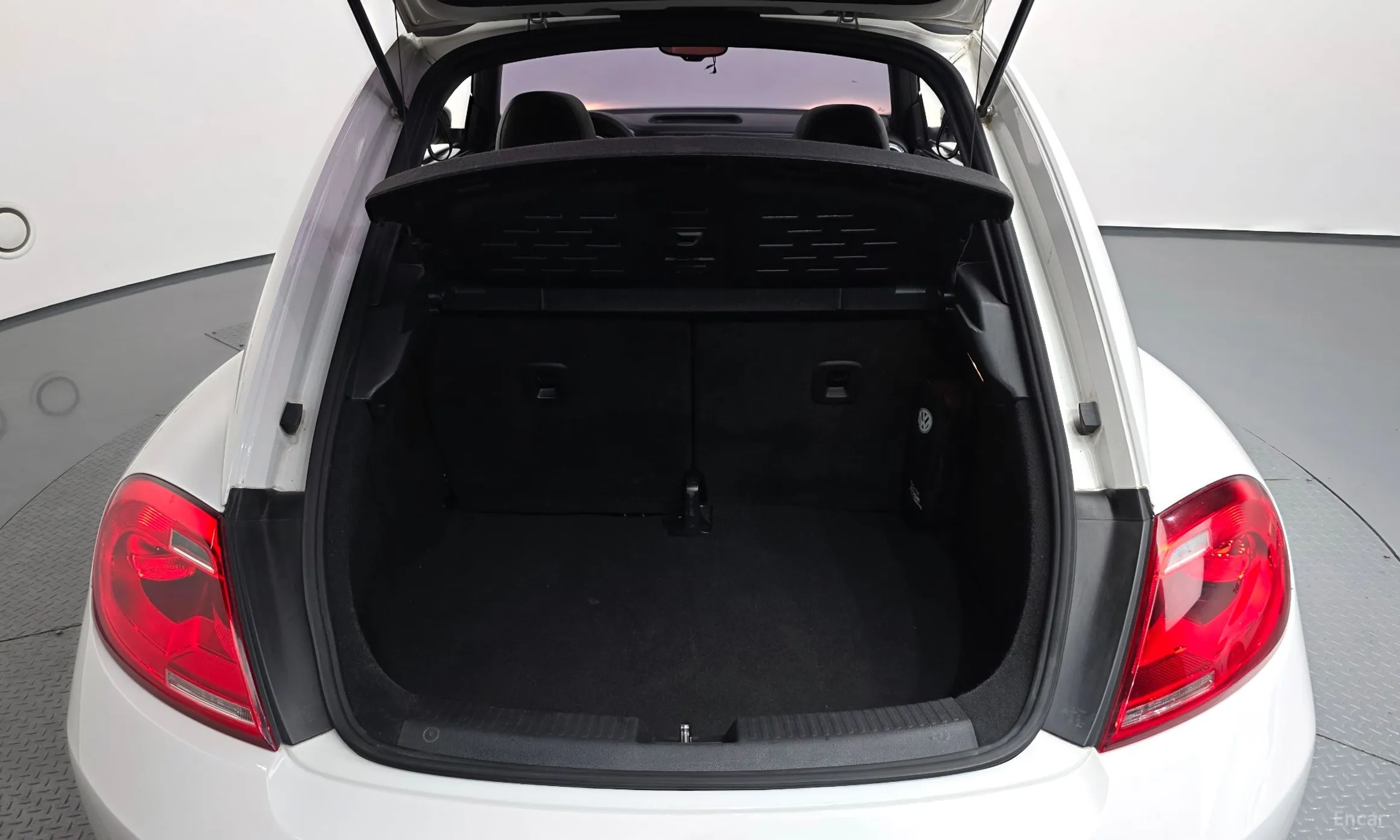 Volkswagen The Beetle превью 19