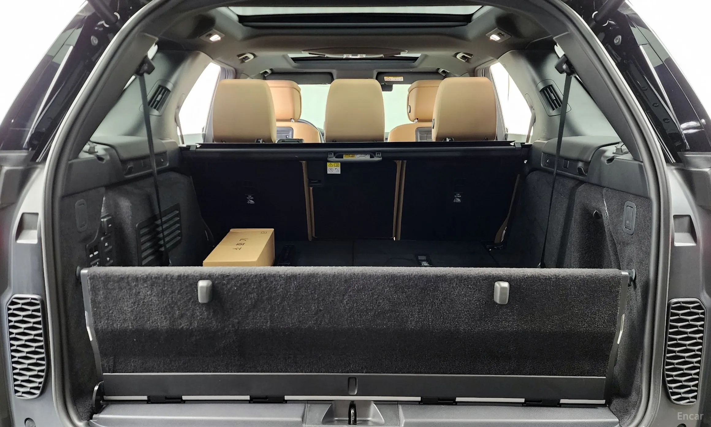 Land Rover Discovery 5 превью 20
