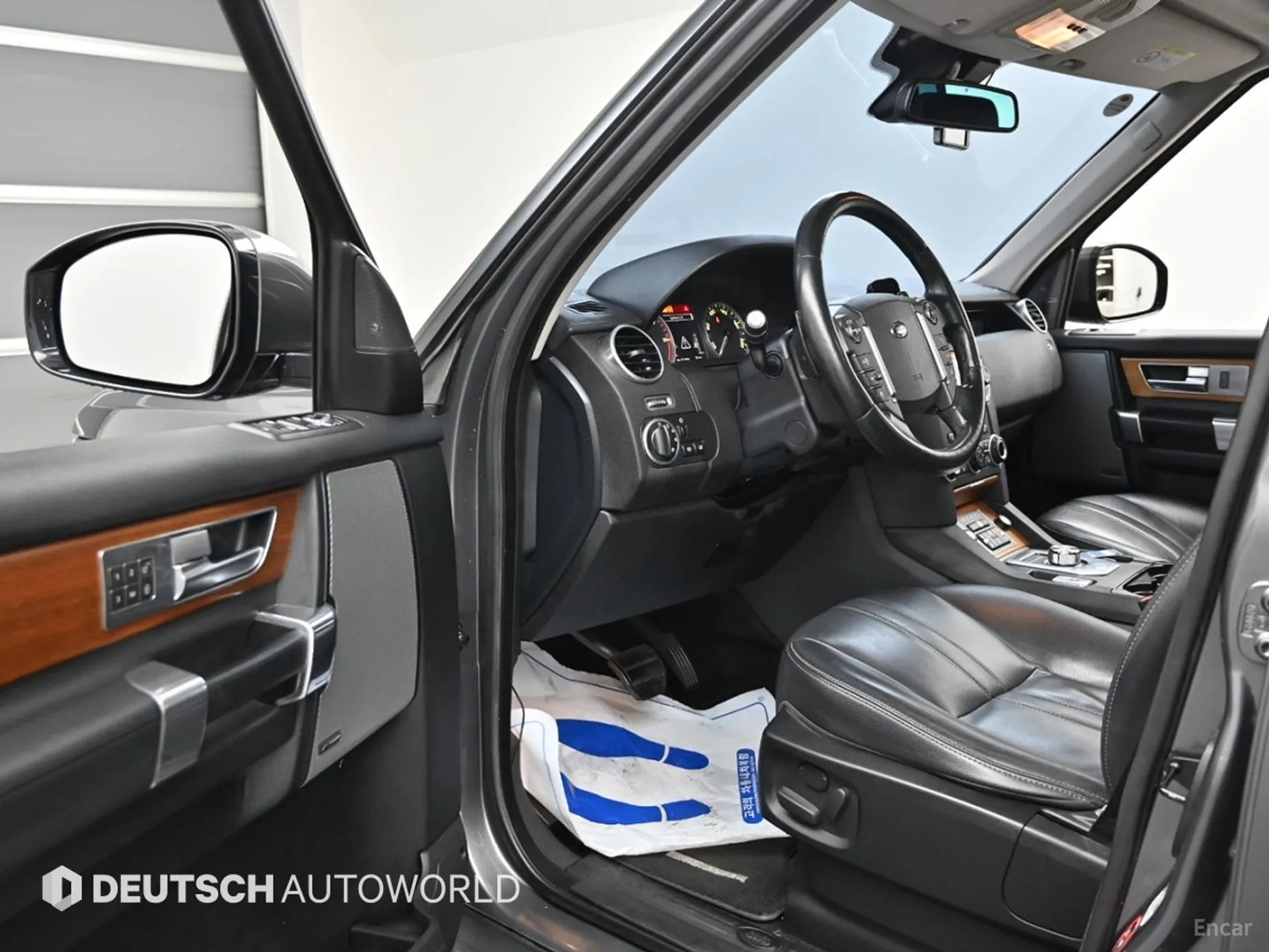 Land Rover Discovery 4 превью 11
