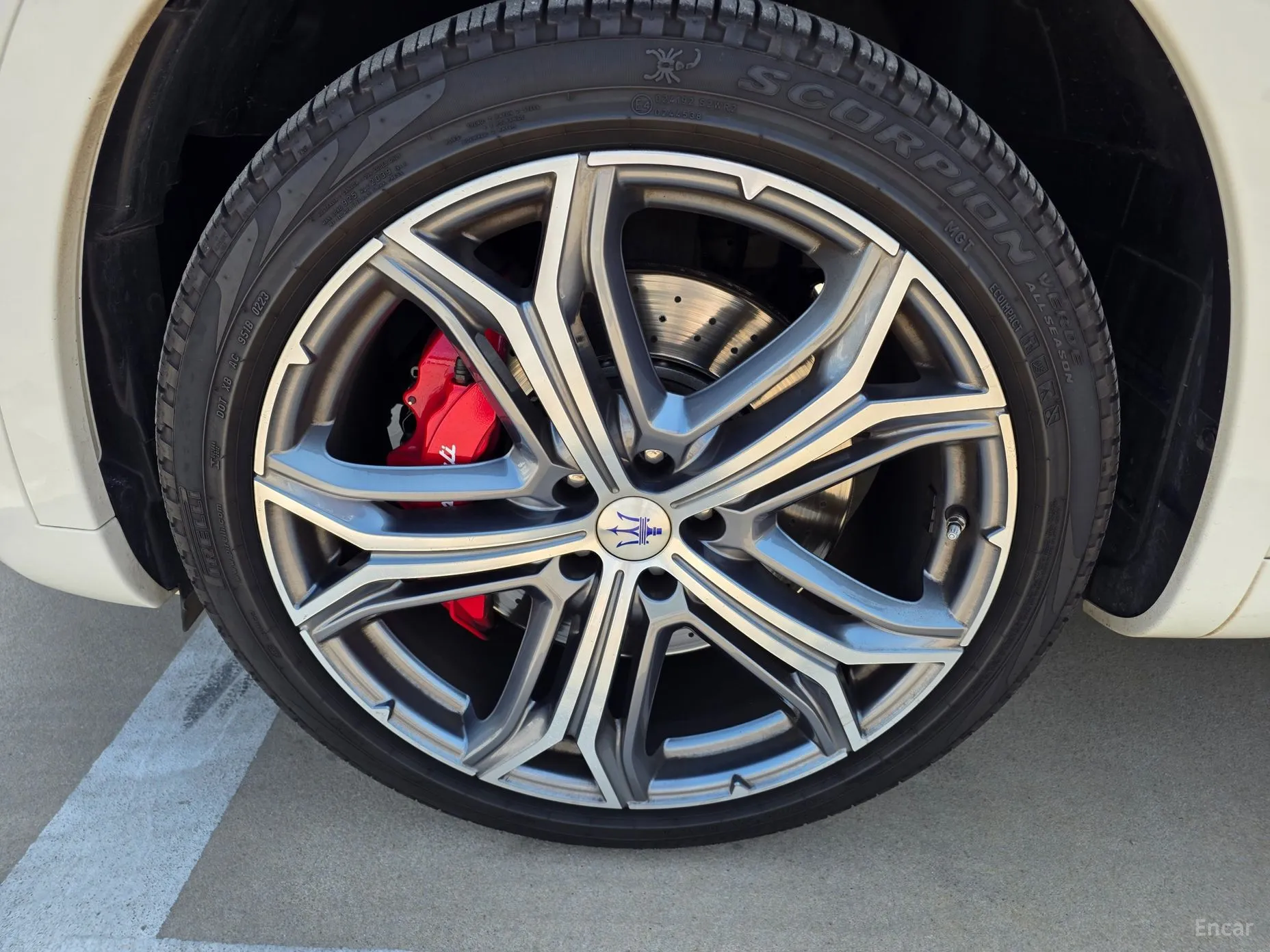 Maserati Levante превью 12