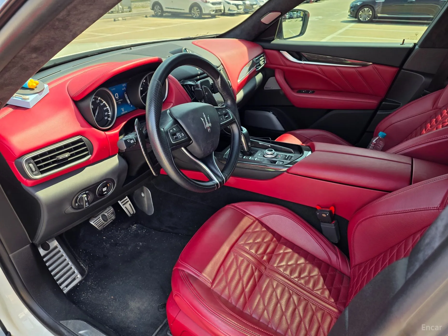 Maserati Levante превью 13